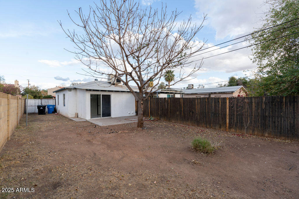 4620 N 10TH Place