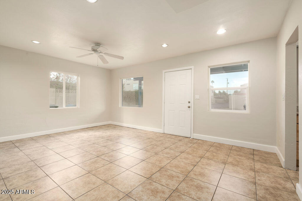 4620 N 10TH Place
