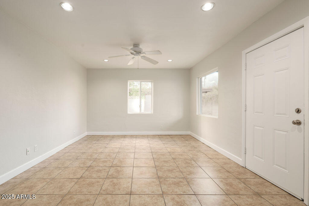 4620 N 10TH Place