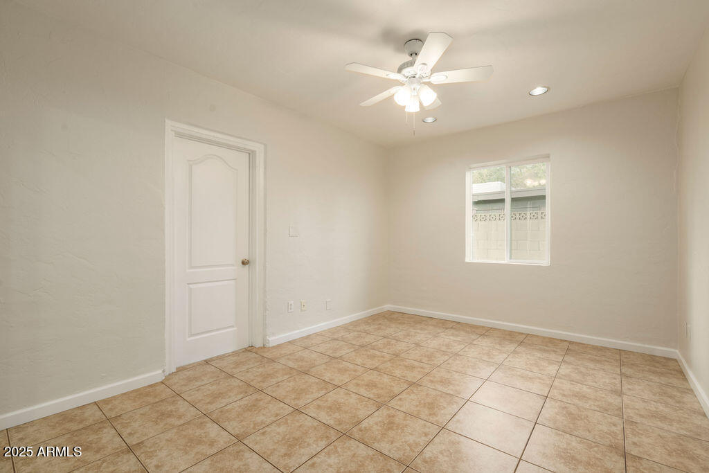 4620 N 10TH Place