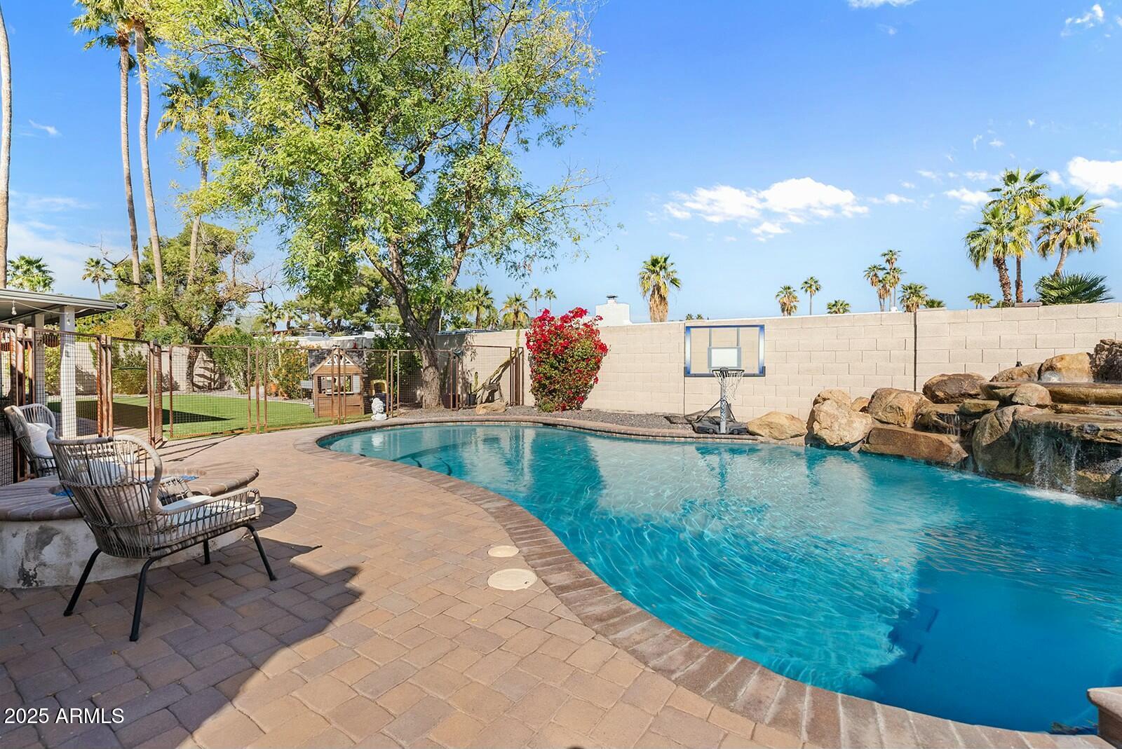 6440 E JEAN Drive