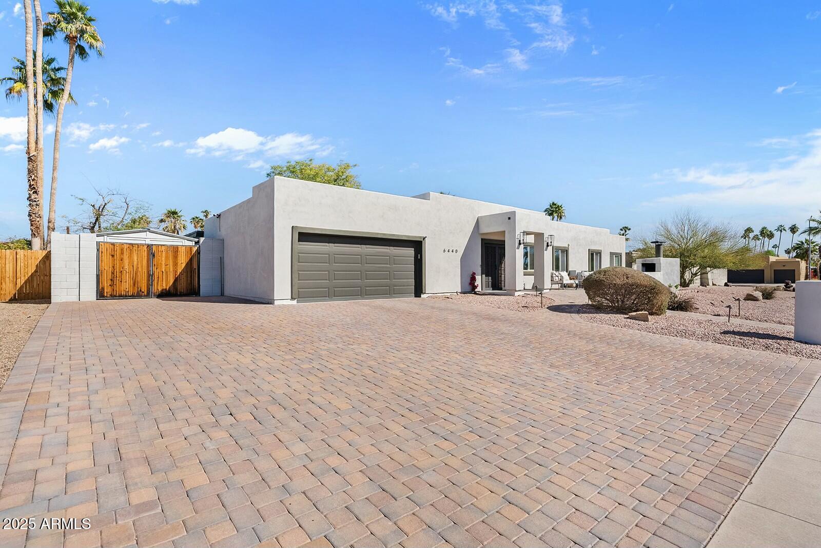 6440 E JEAN Drive
