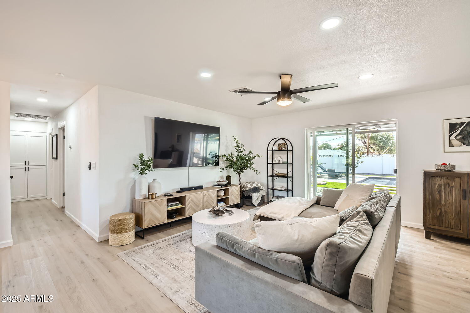 7333 E PALM Lane