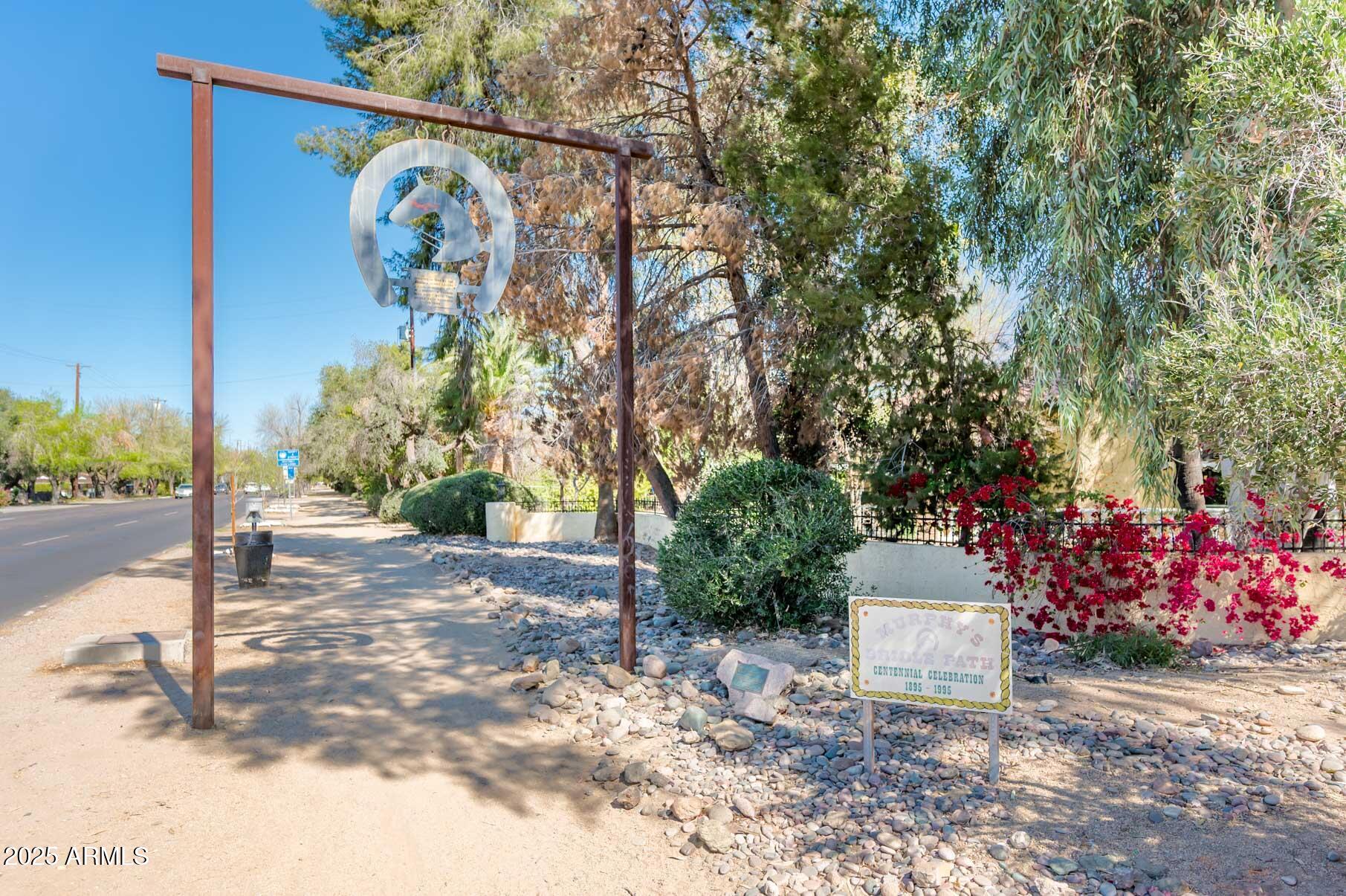 220 W SAN JUAN Avenue