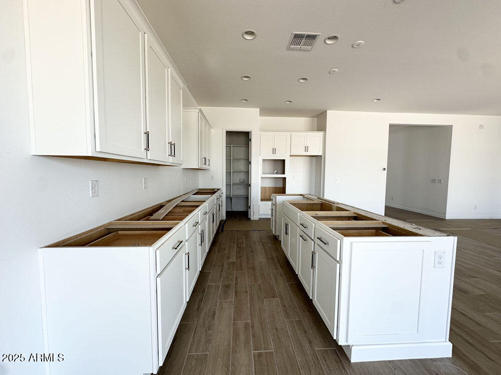 11426 E UTOPIA Avenue