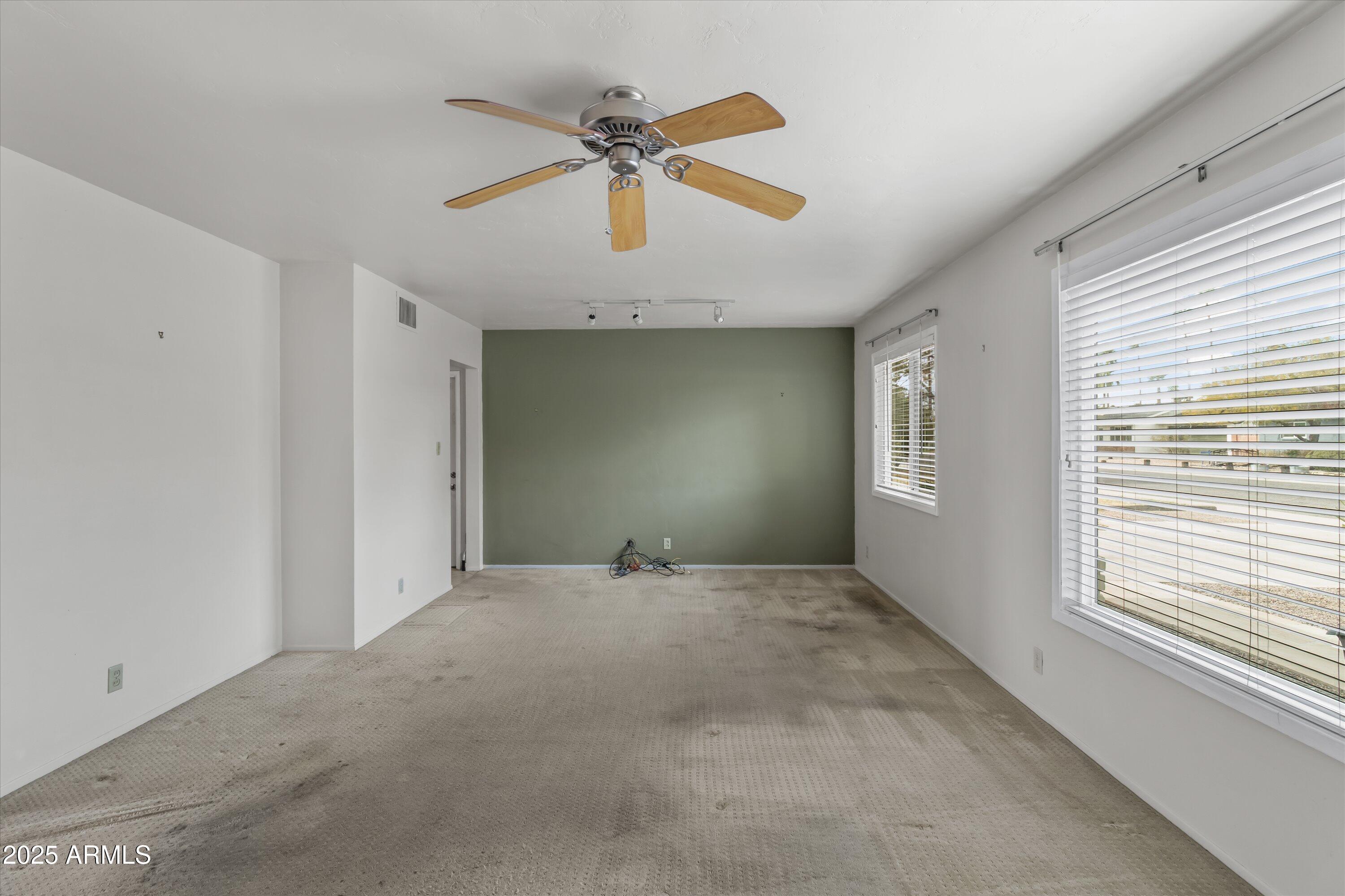 1509 W Tuckey Lane