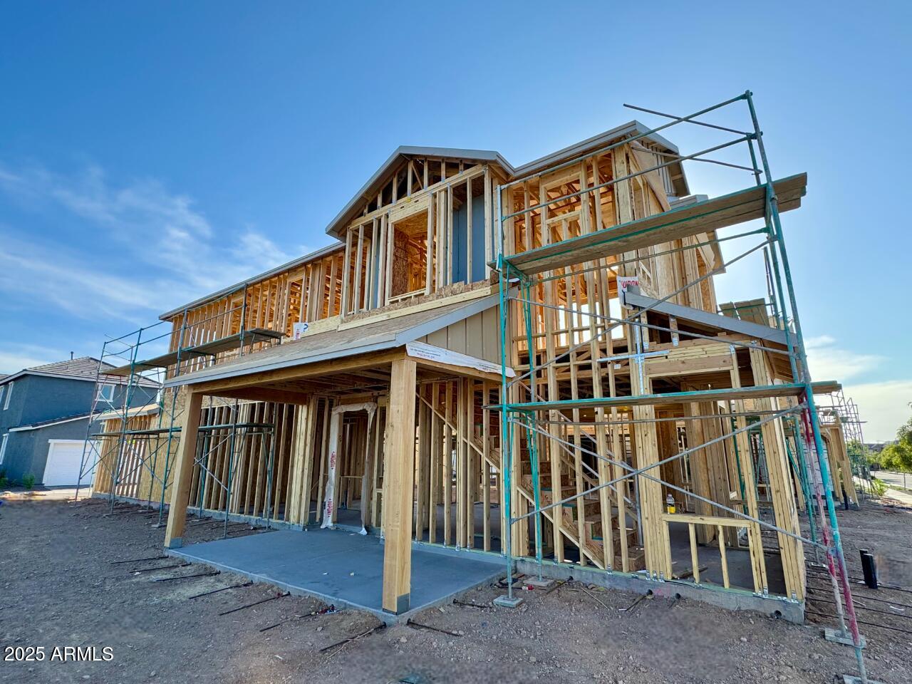 1905 W LARIAT Lane