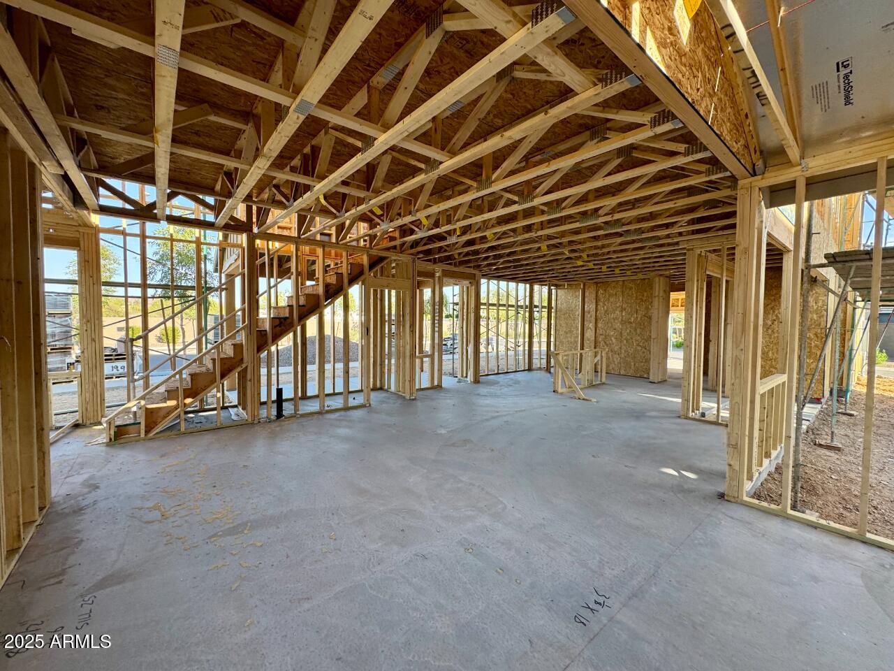 1905 W LARIAT Lane