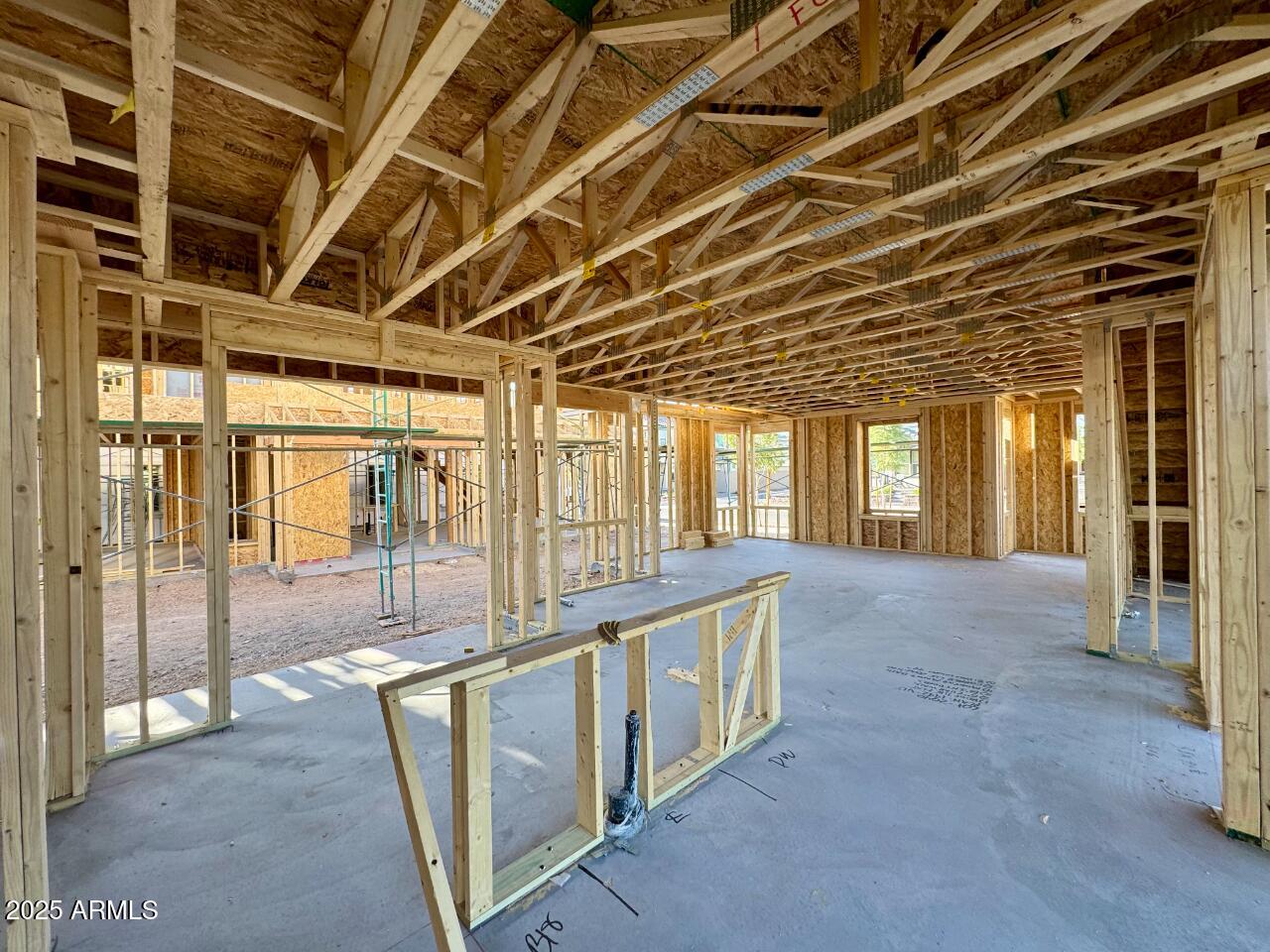 1905 W LARIAT Lane