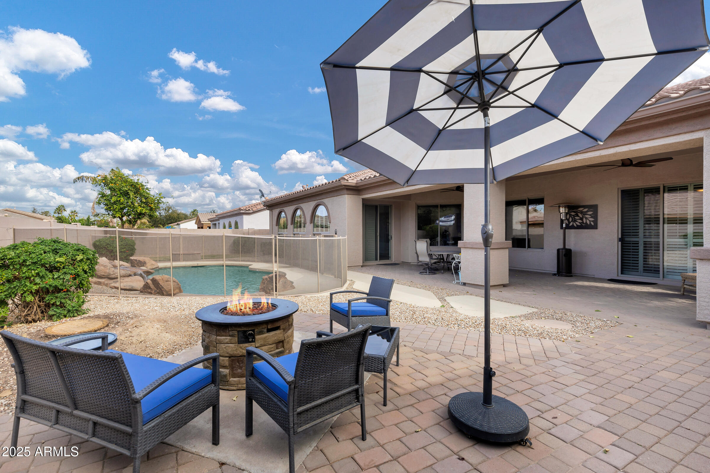 4618 E CARRIAGE Court