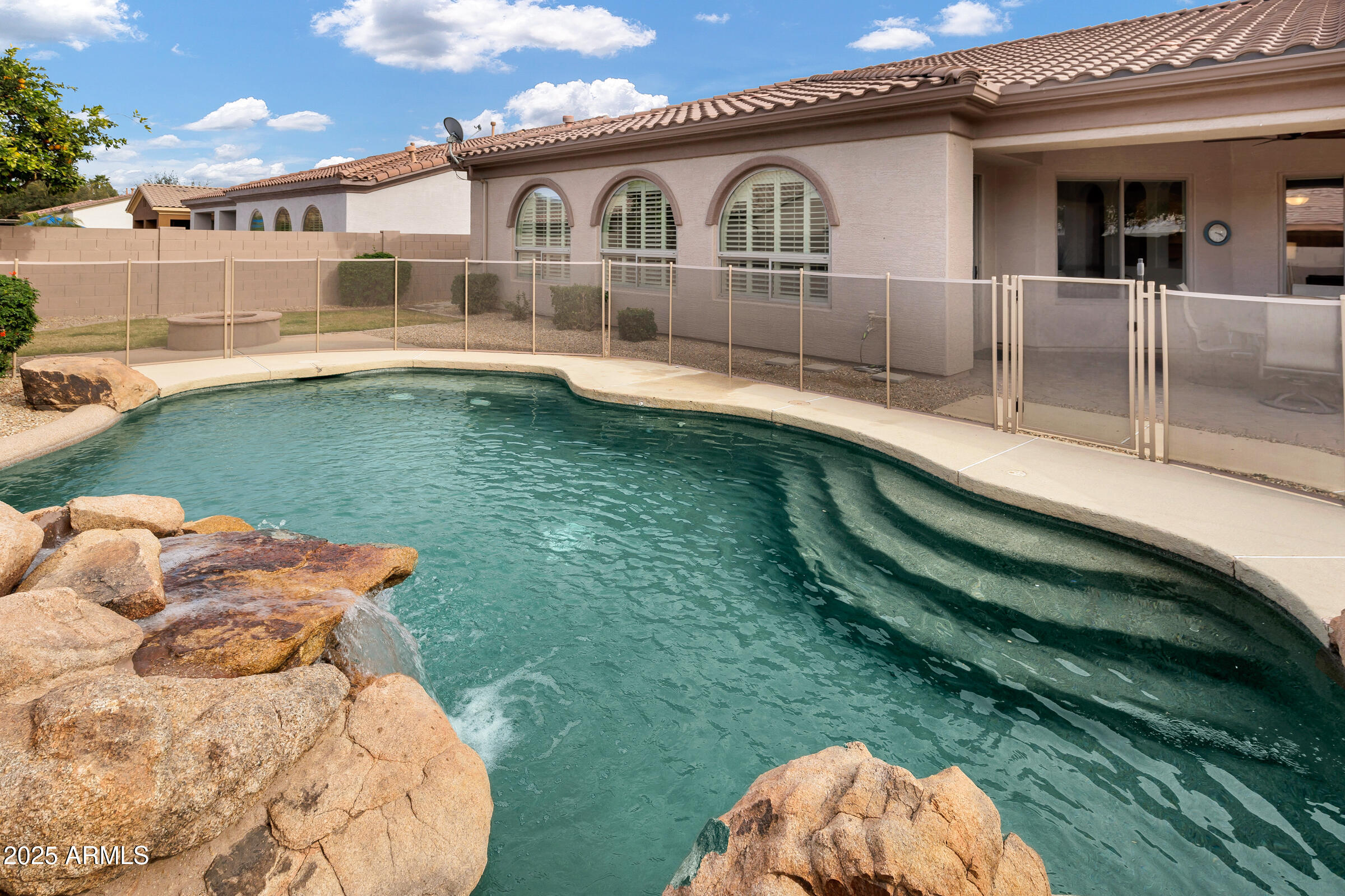 4618 E CARRIAGE Court