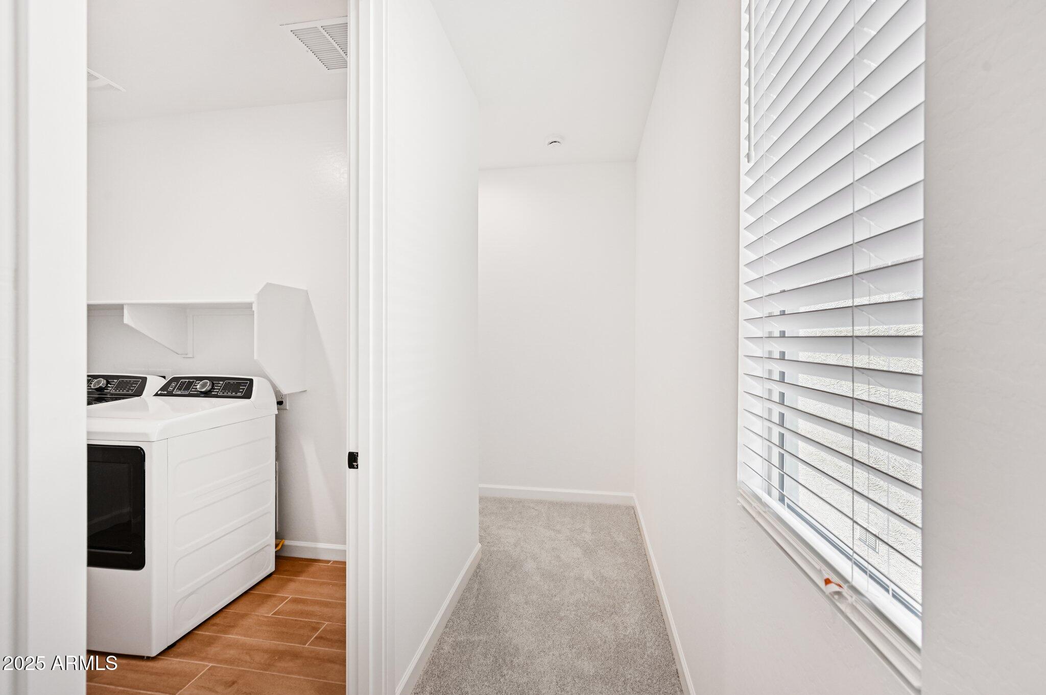 1909 W LARIAT Lane