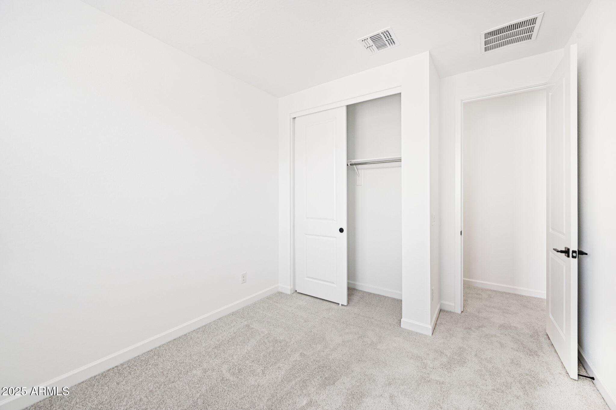 1909 W LARIAT Lane