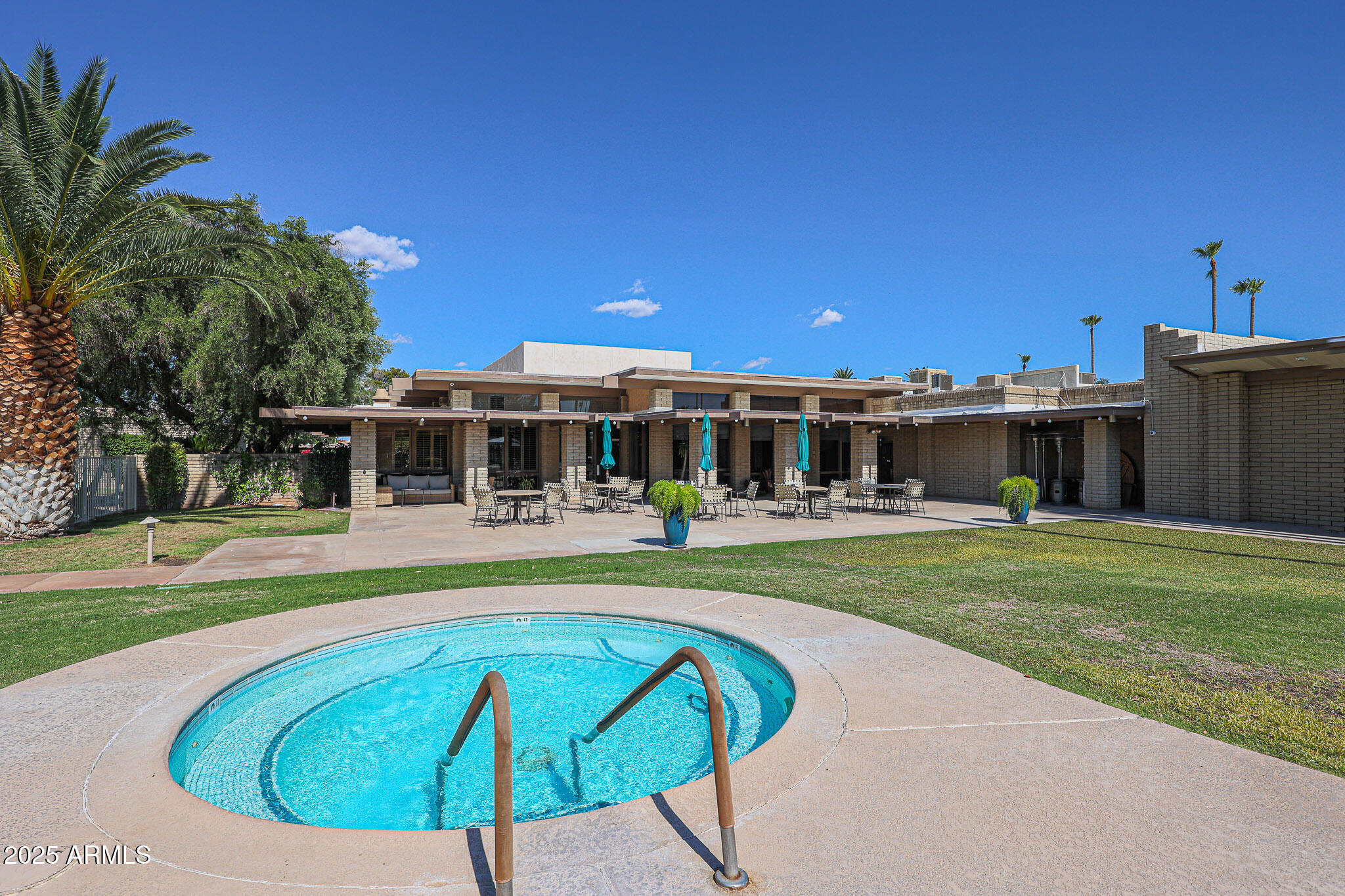 4800 N 68TH Street, 109