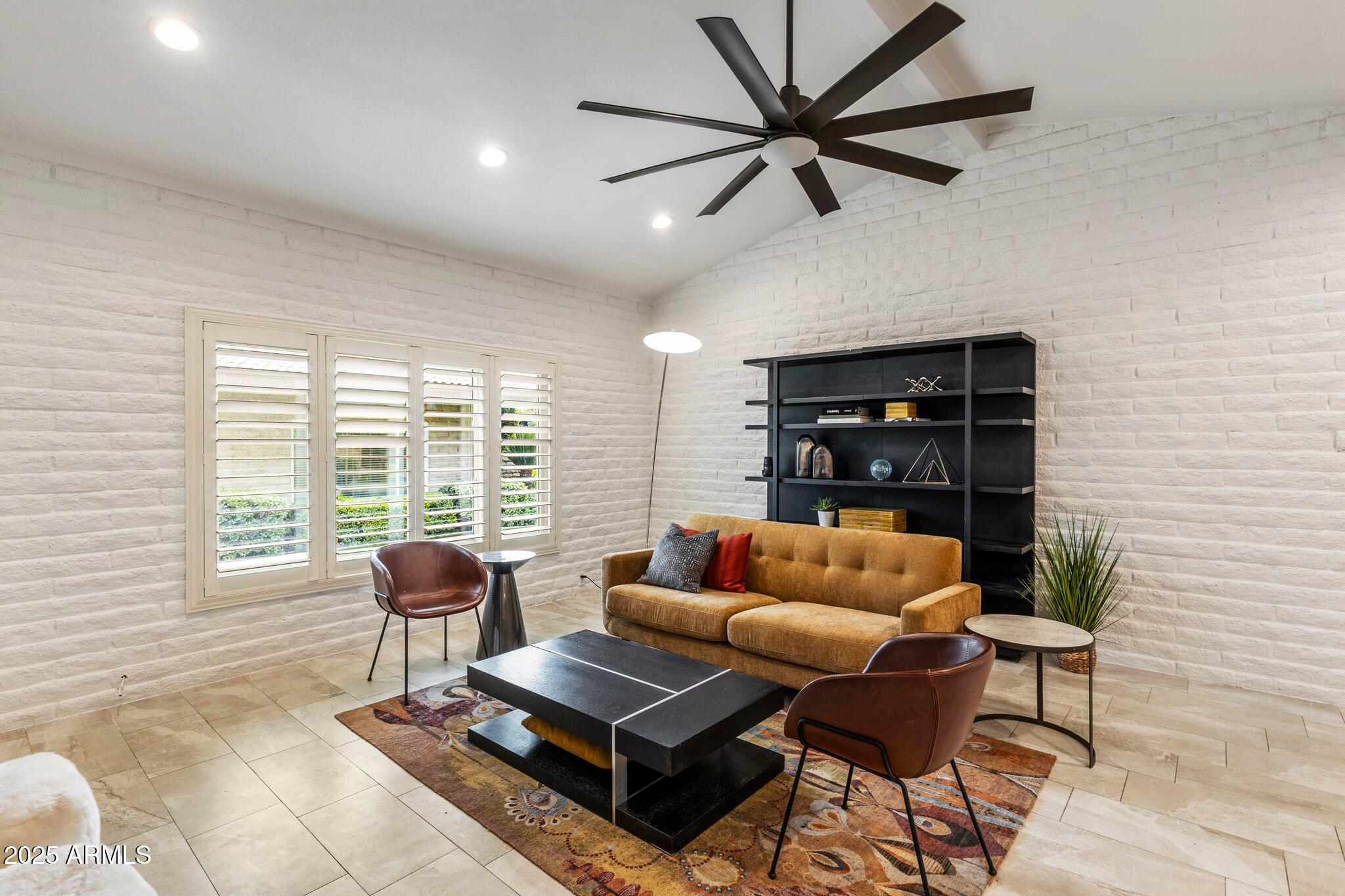 4800 N 68TH Street, 109