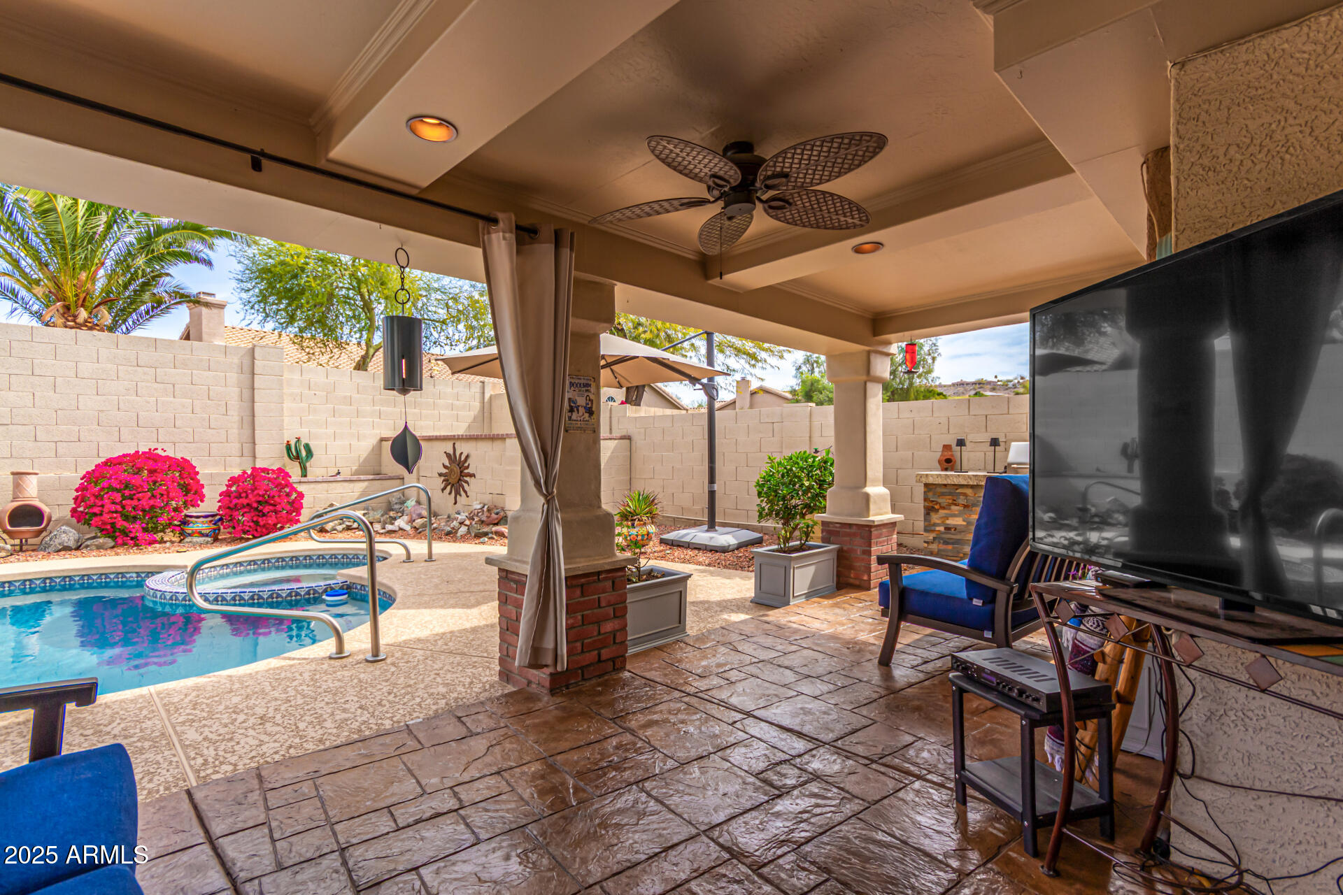 16 E SOUTH FORK Drive