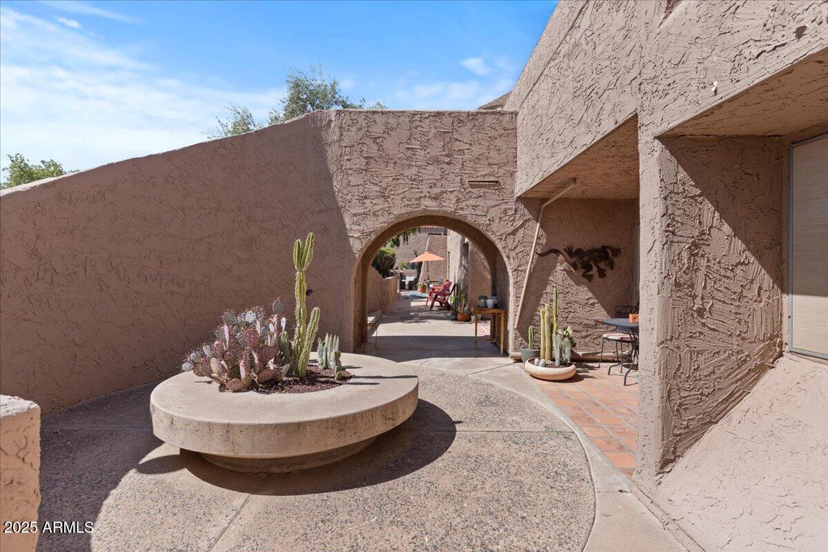 7312 N VIA CAMELLO DEL NORTE Street, 95