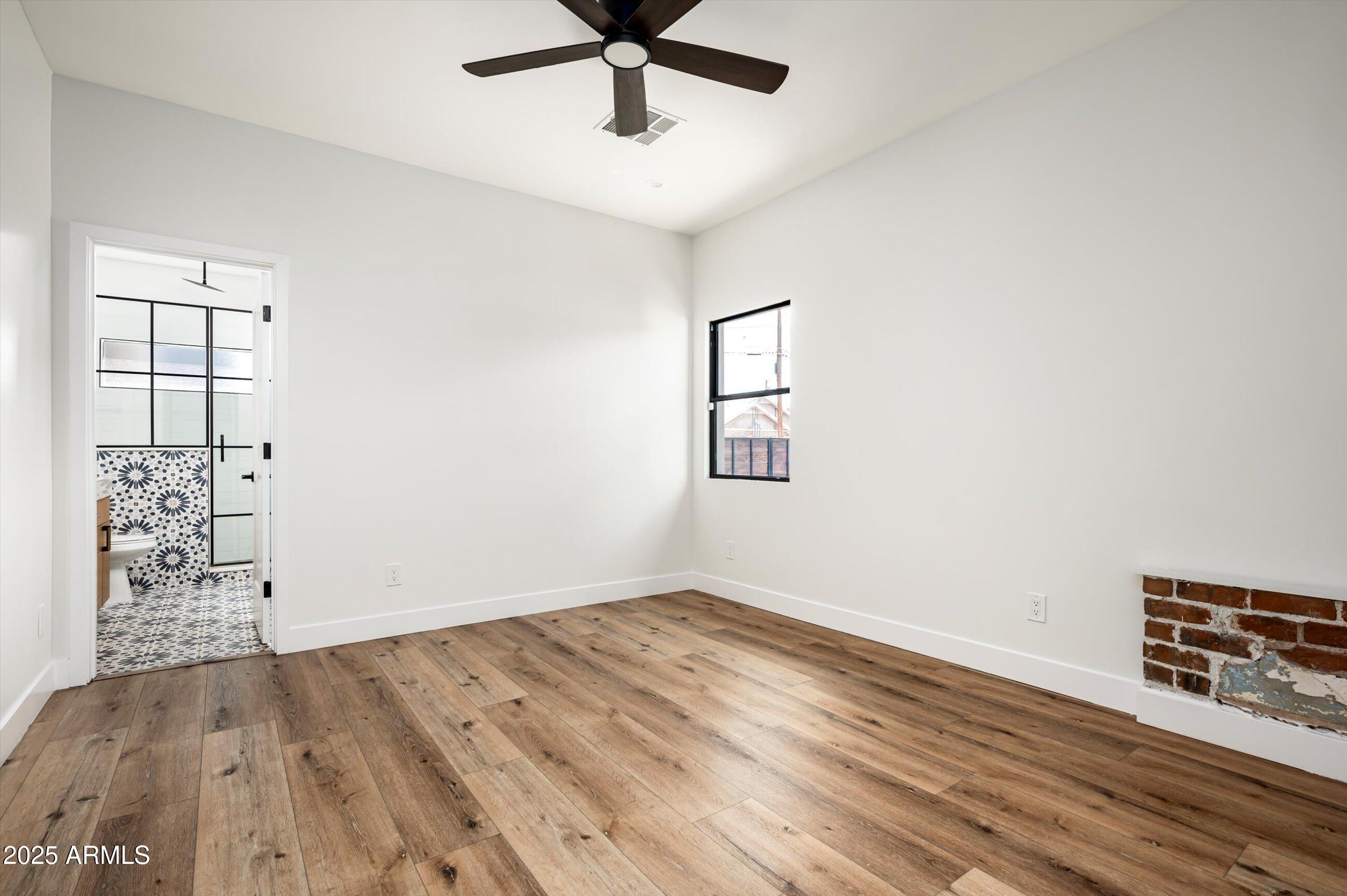 1009 E GARFIELD Street