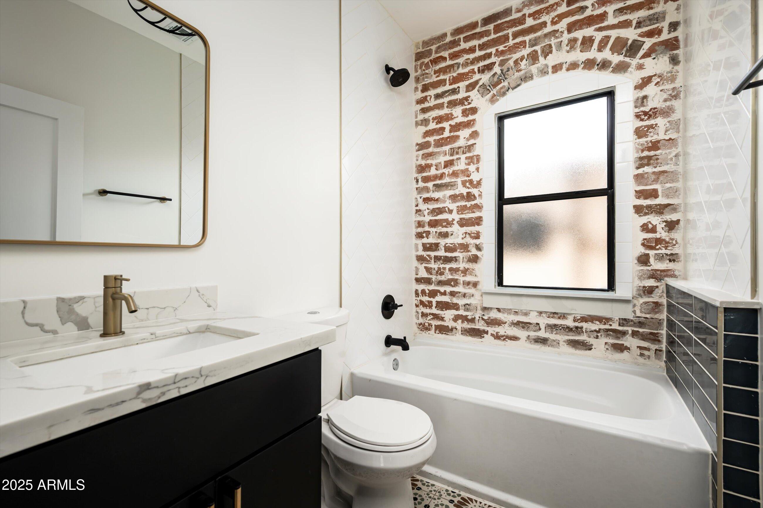 1009 E GARFIELD Street