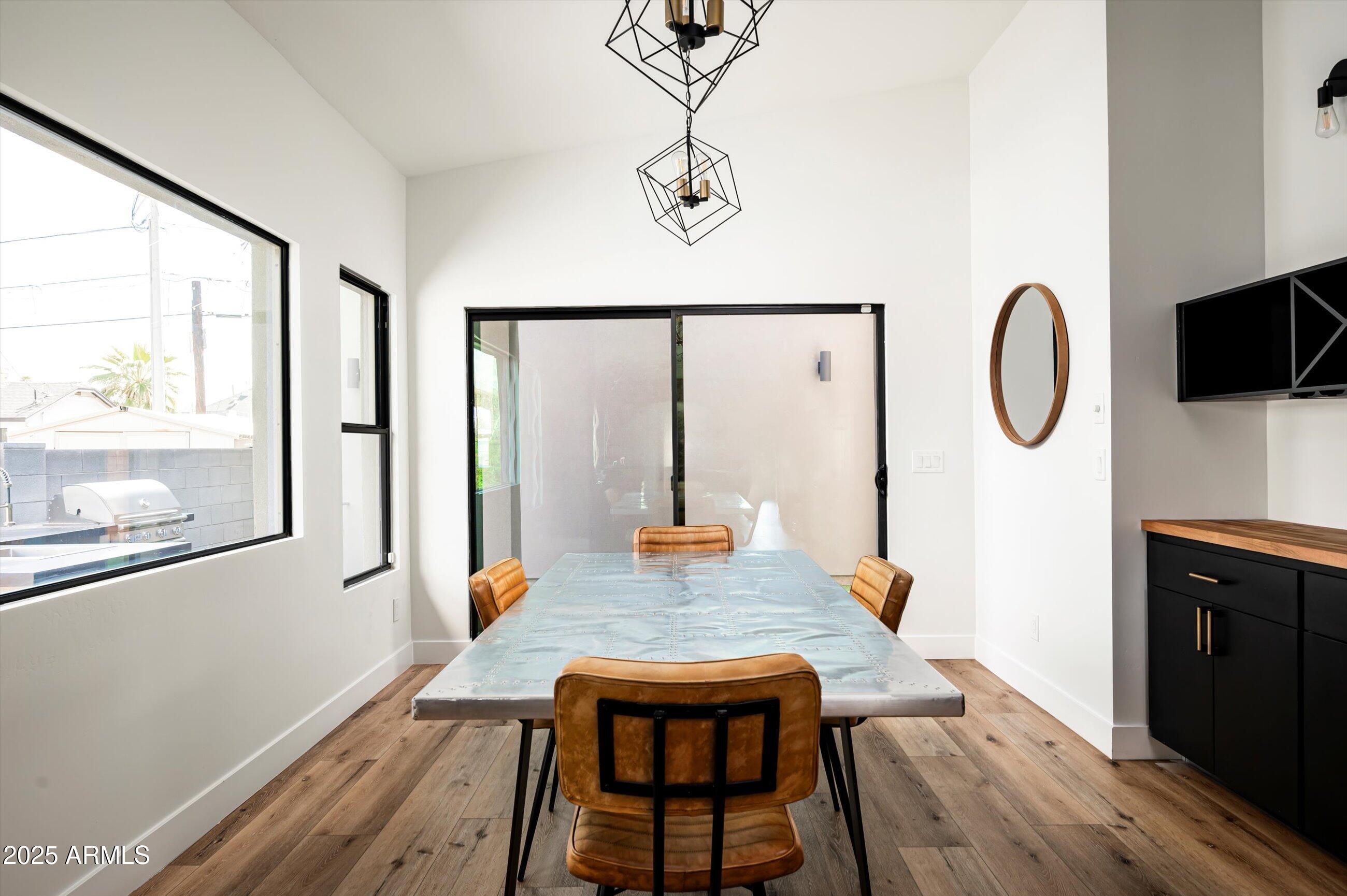 1009 E GARFIELD Street