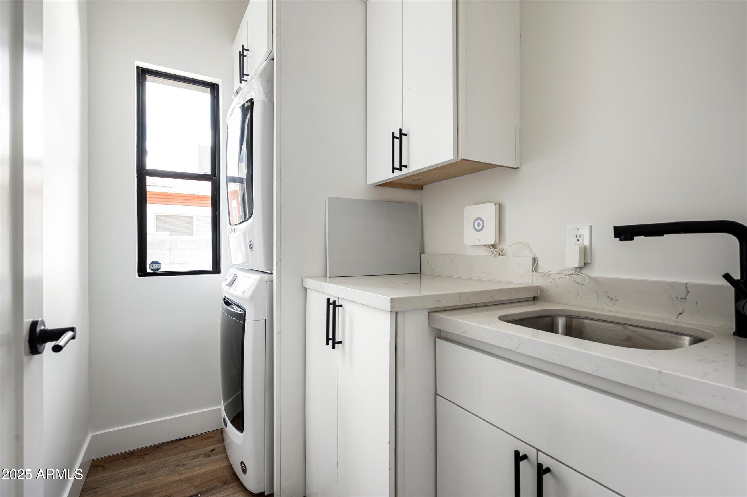 1009 E GARFIELD Street