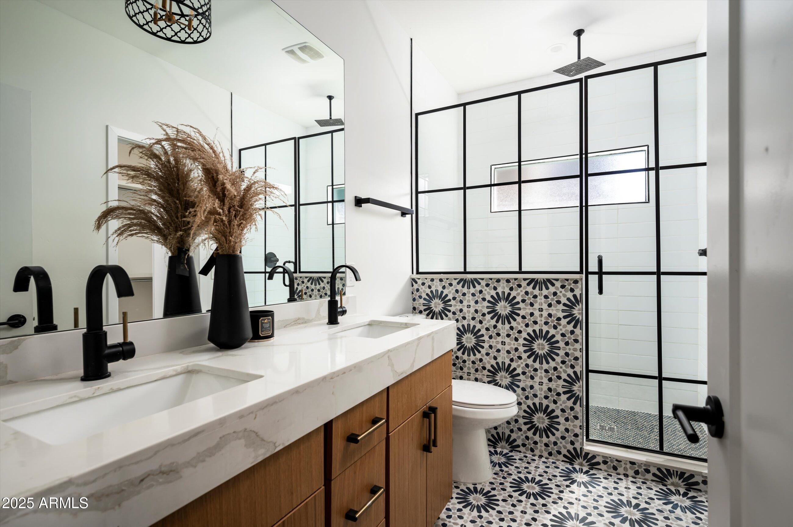 1009 E GARFIELD Street