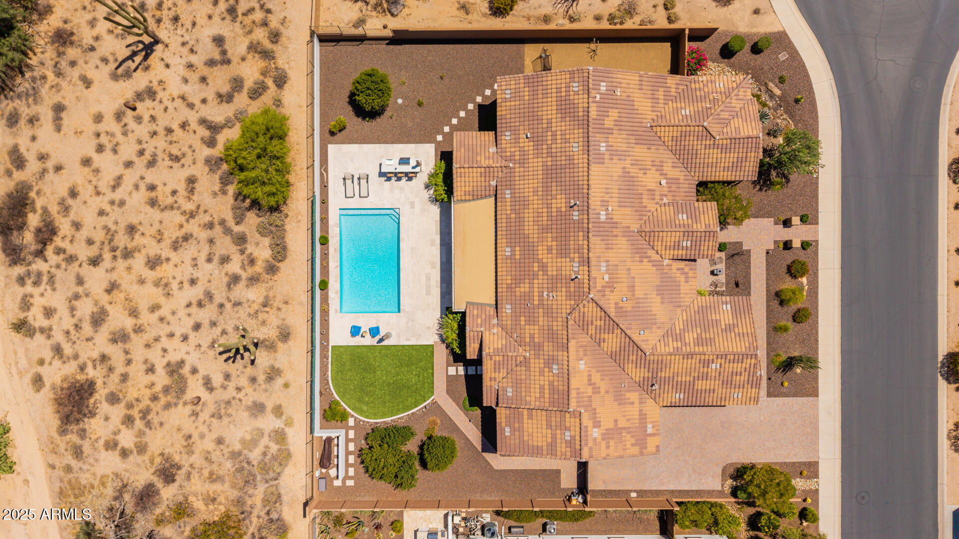 6112 E CALLE DE POMPAS