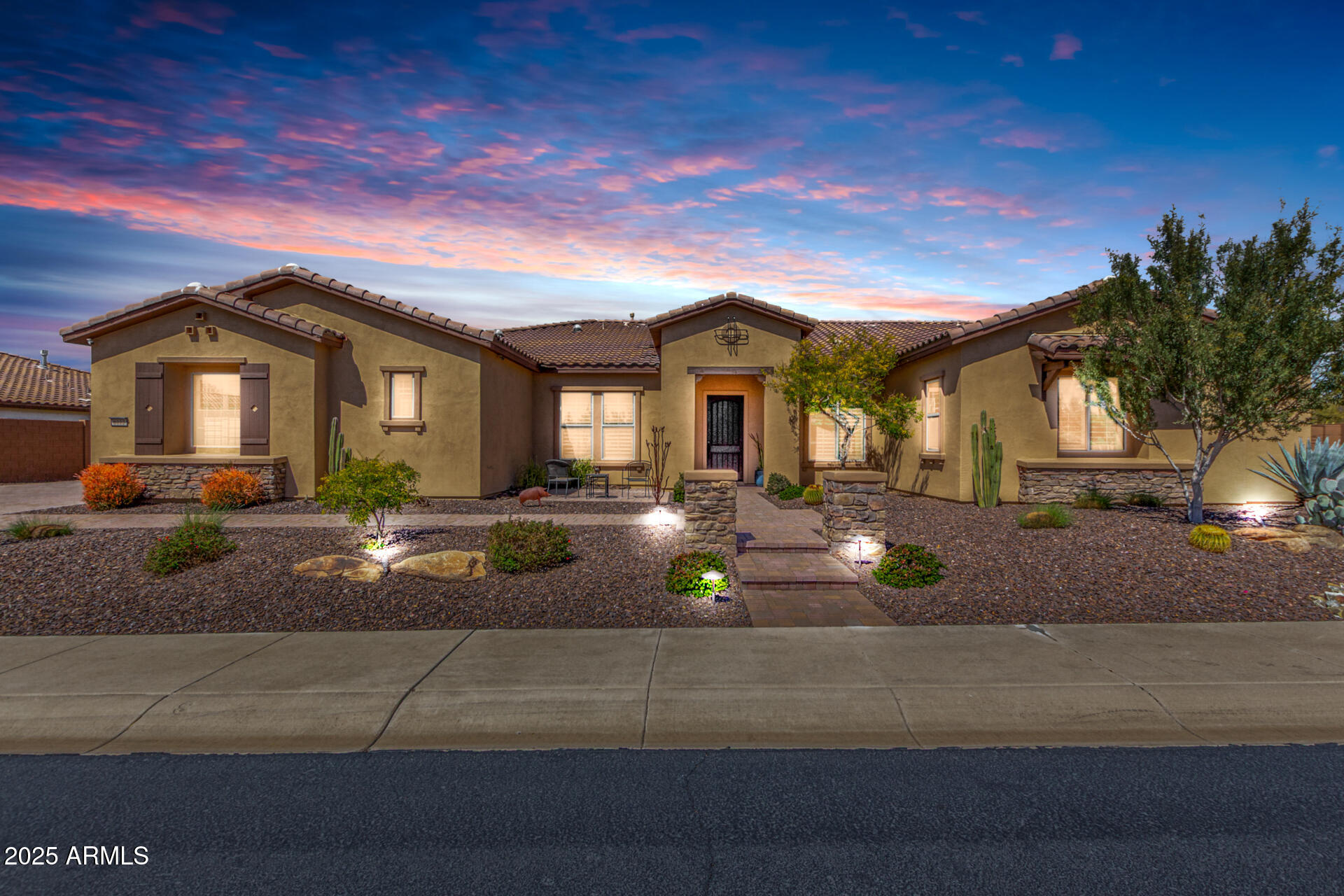 6112 E CALLE DE POMPAS