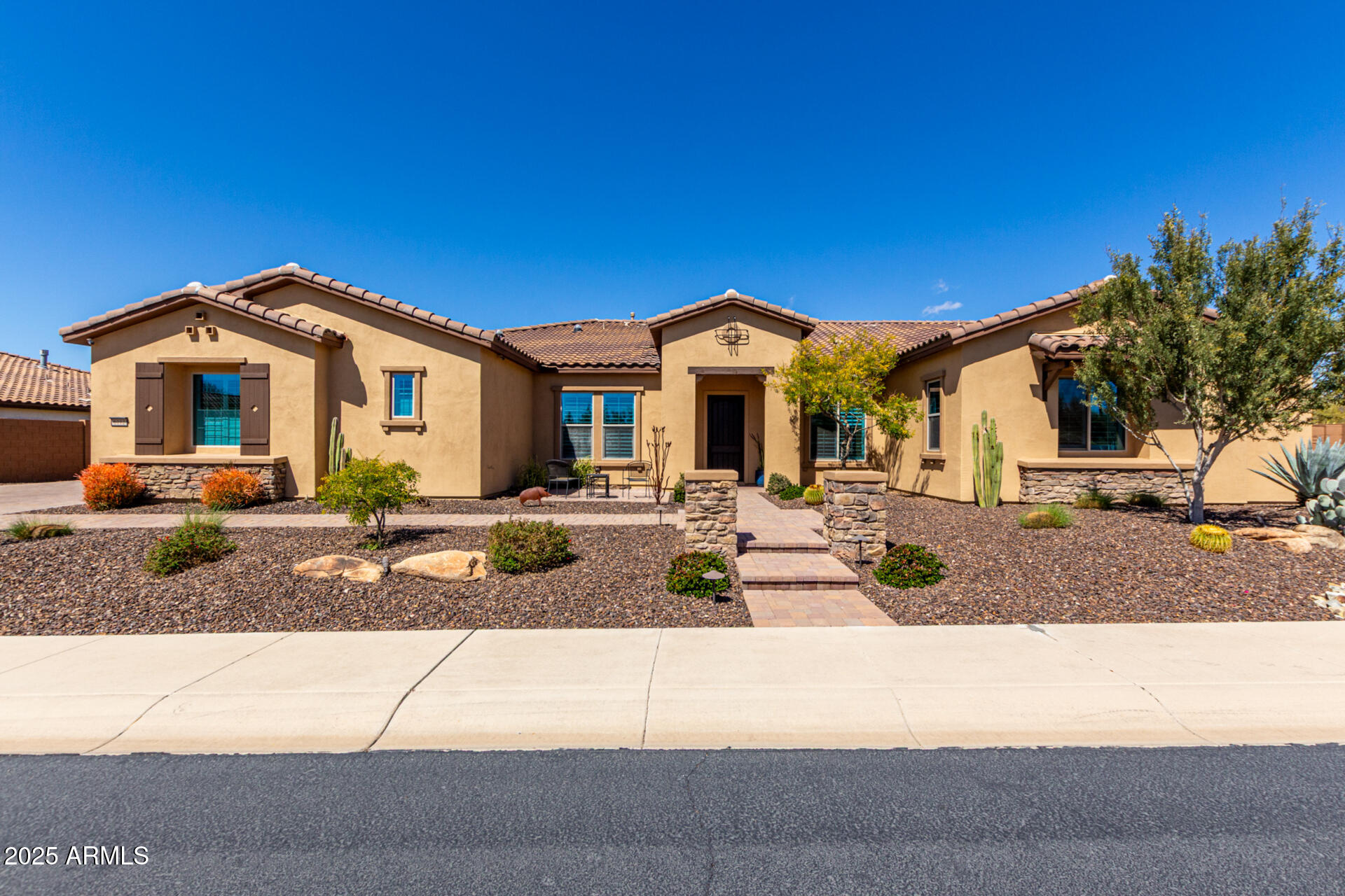 6112 E CALLE DE POMPAS