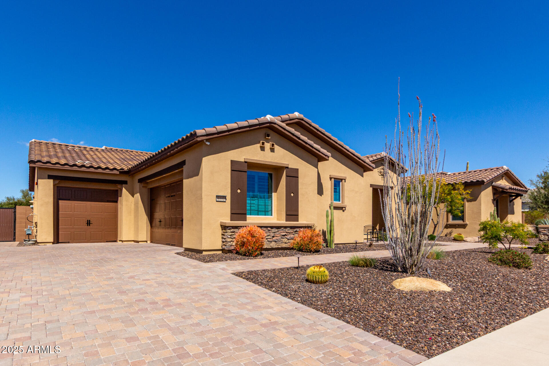 6112 E CALLE DE POMPAS