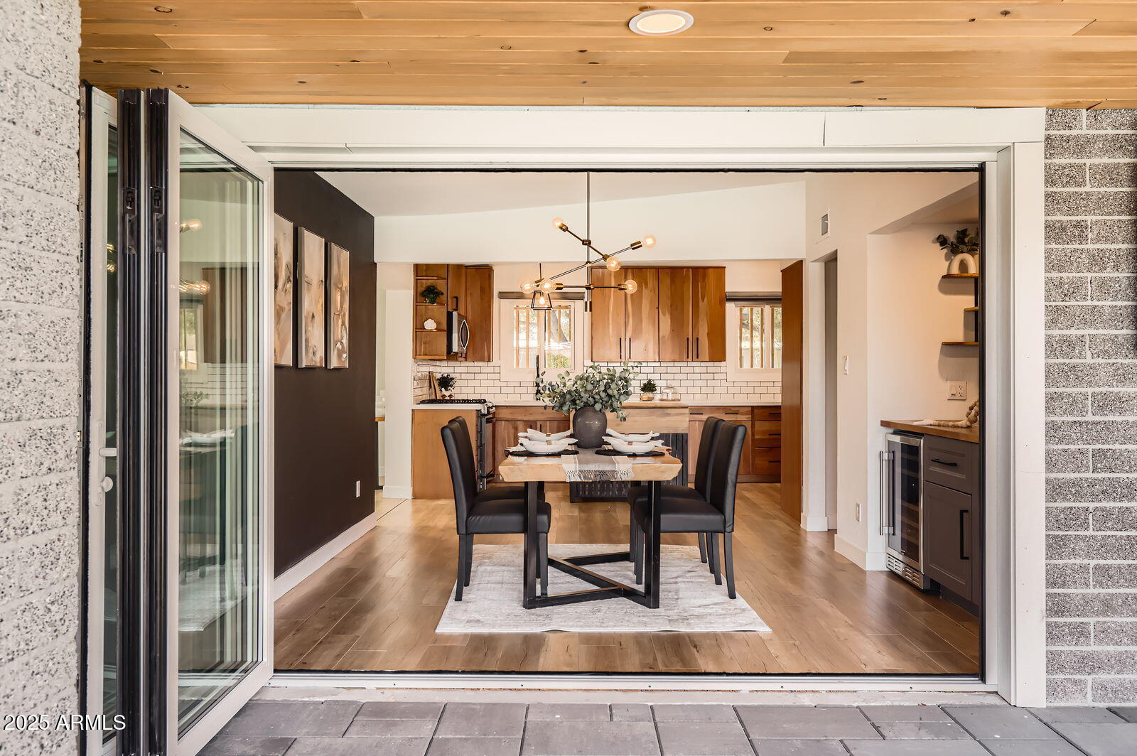 3726 E LAUREL Lane