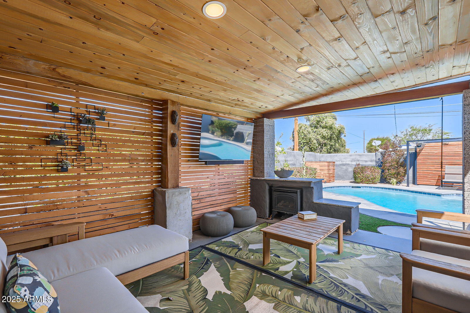 3726 E LAUREL Lane