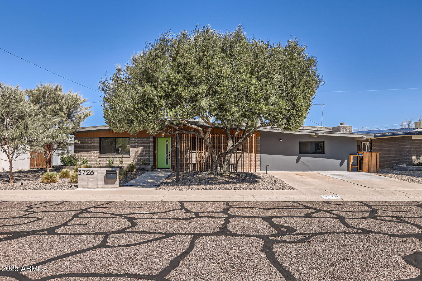 3726 E LAUREL Lane