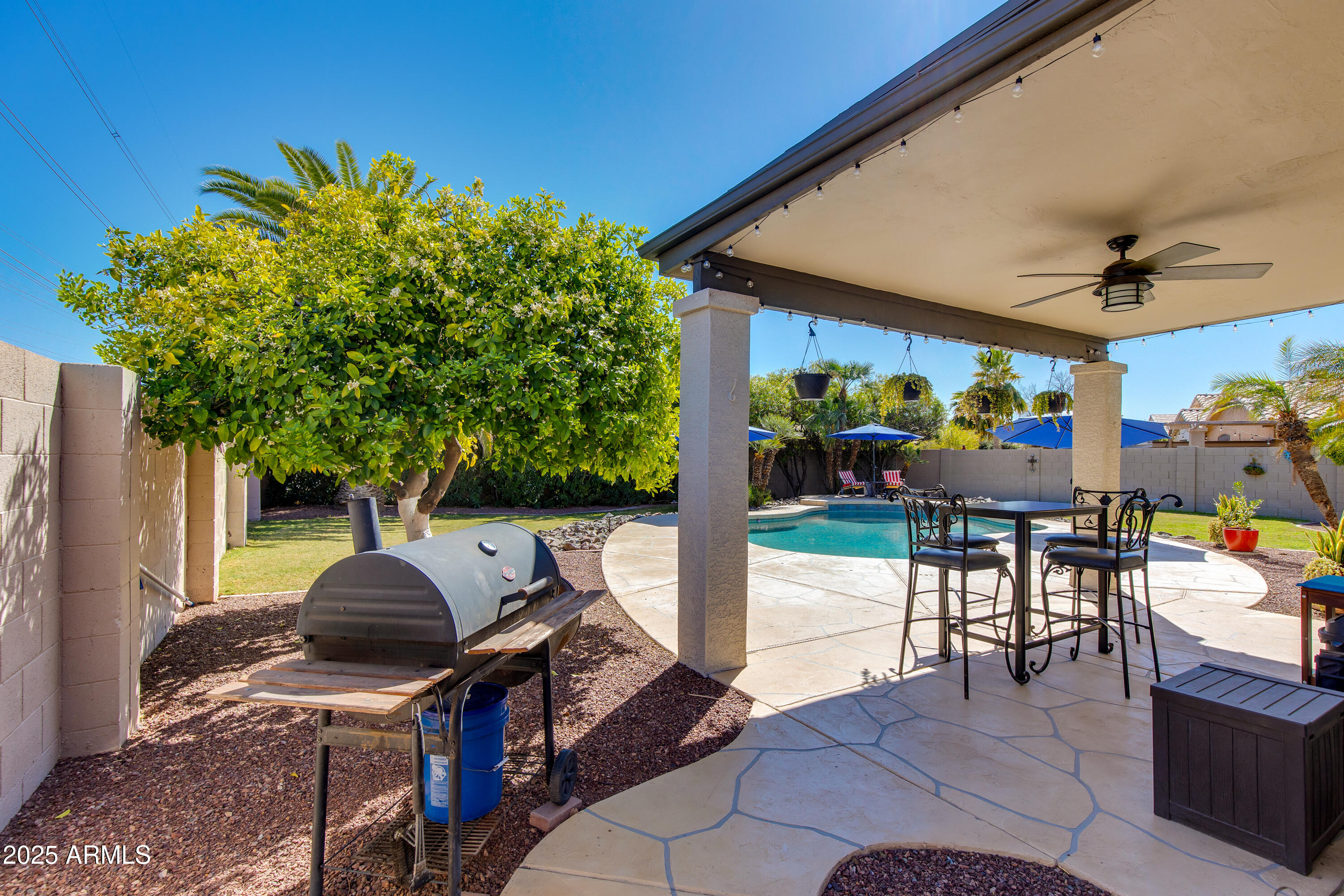 7053 S HEATHER Drive