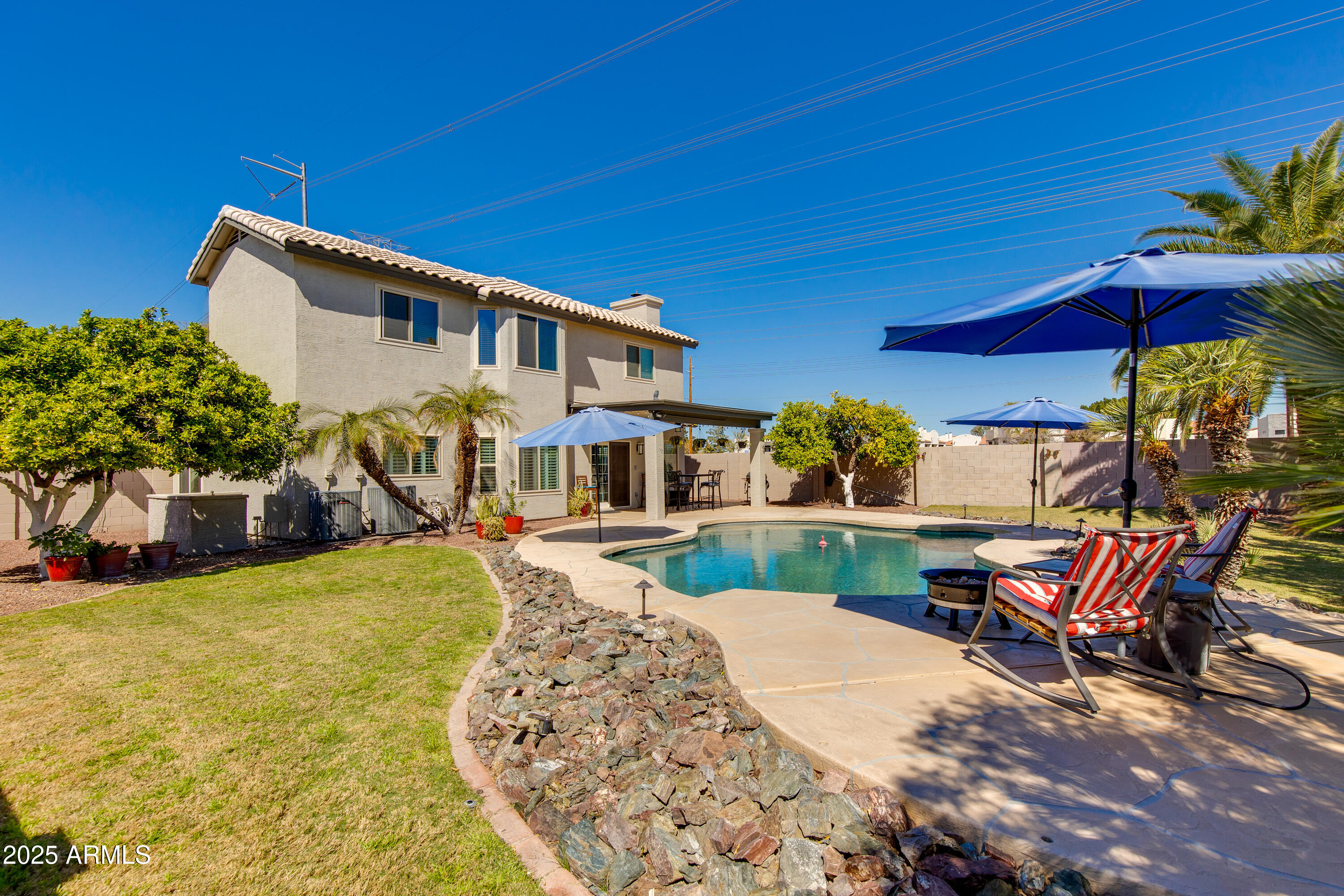 7053 S HEATHER Drive