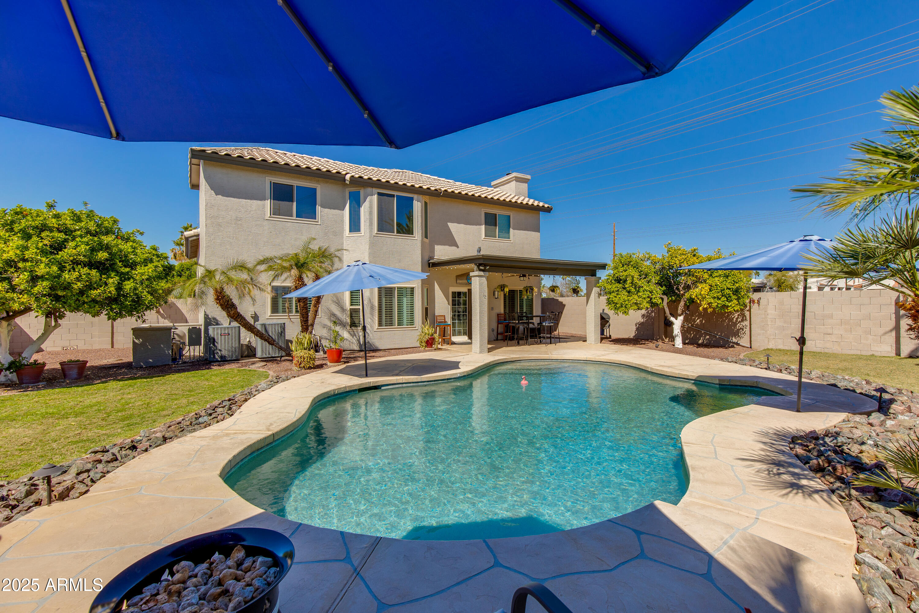 7053 S HEATHER Drive