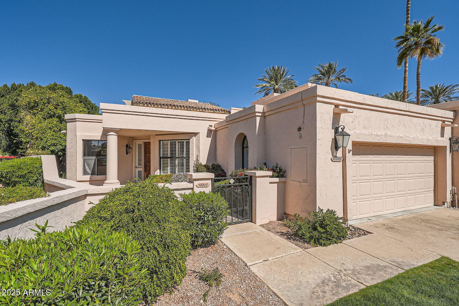 10062 E CINNABAR Avenue