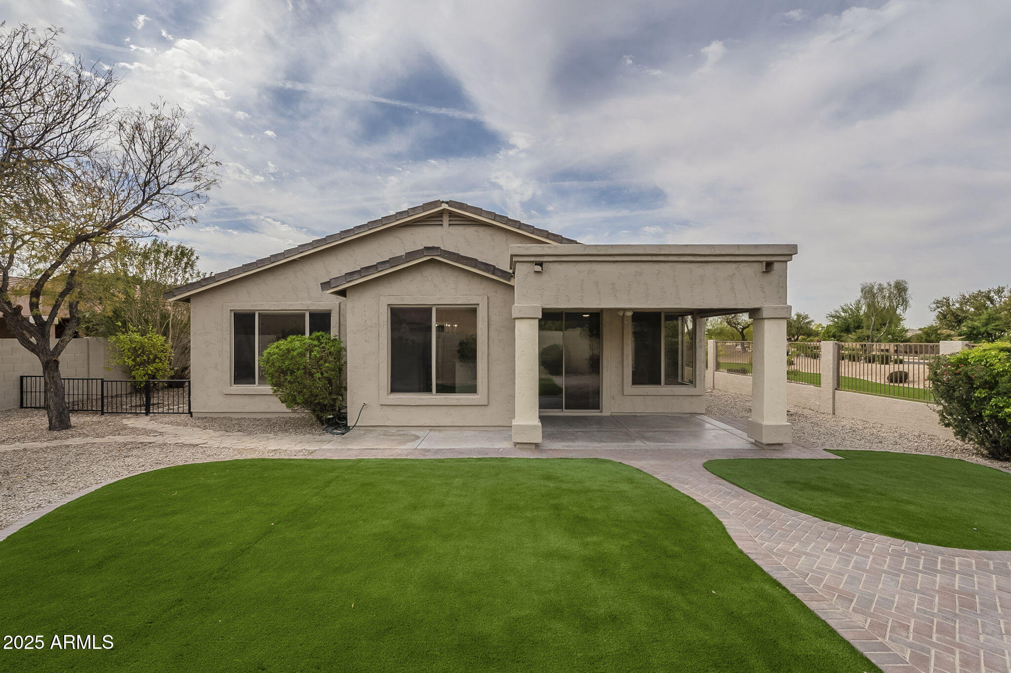 6226 W WIKIEUP Lane