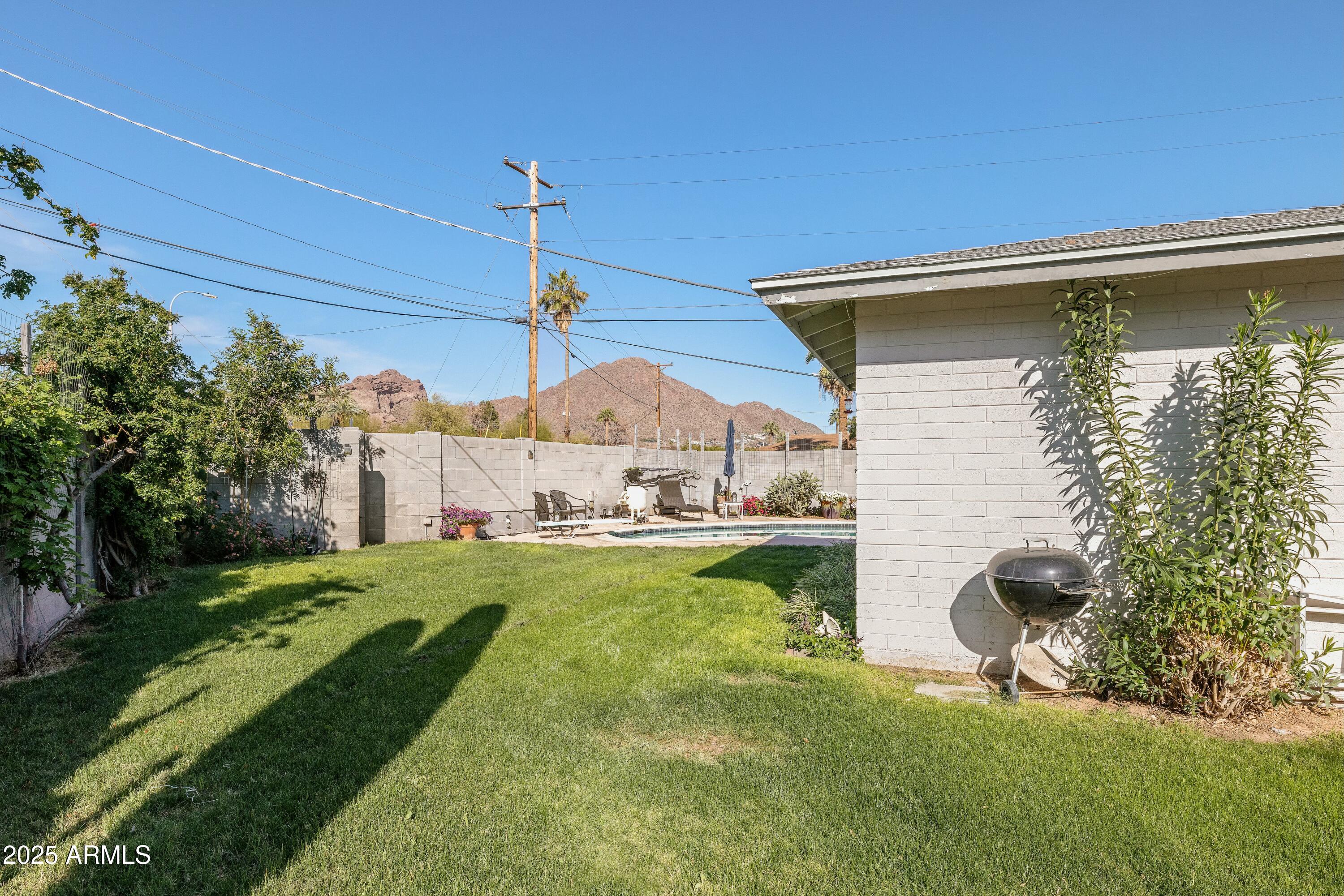 4332 E Calle Redonda Street