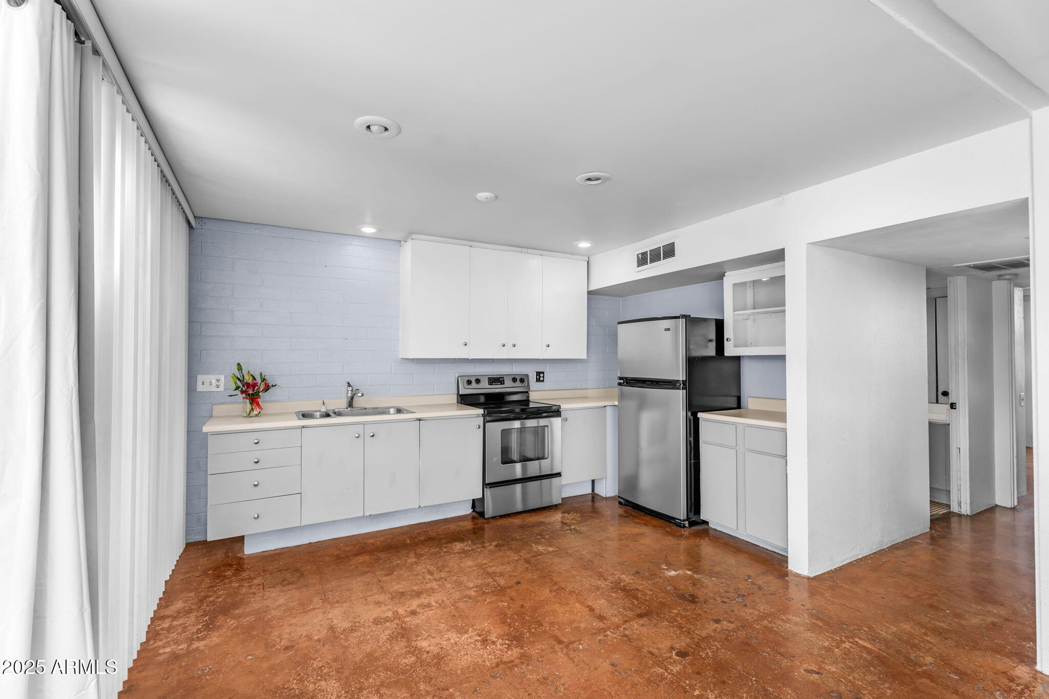 4225 N 36TH Street, 24