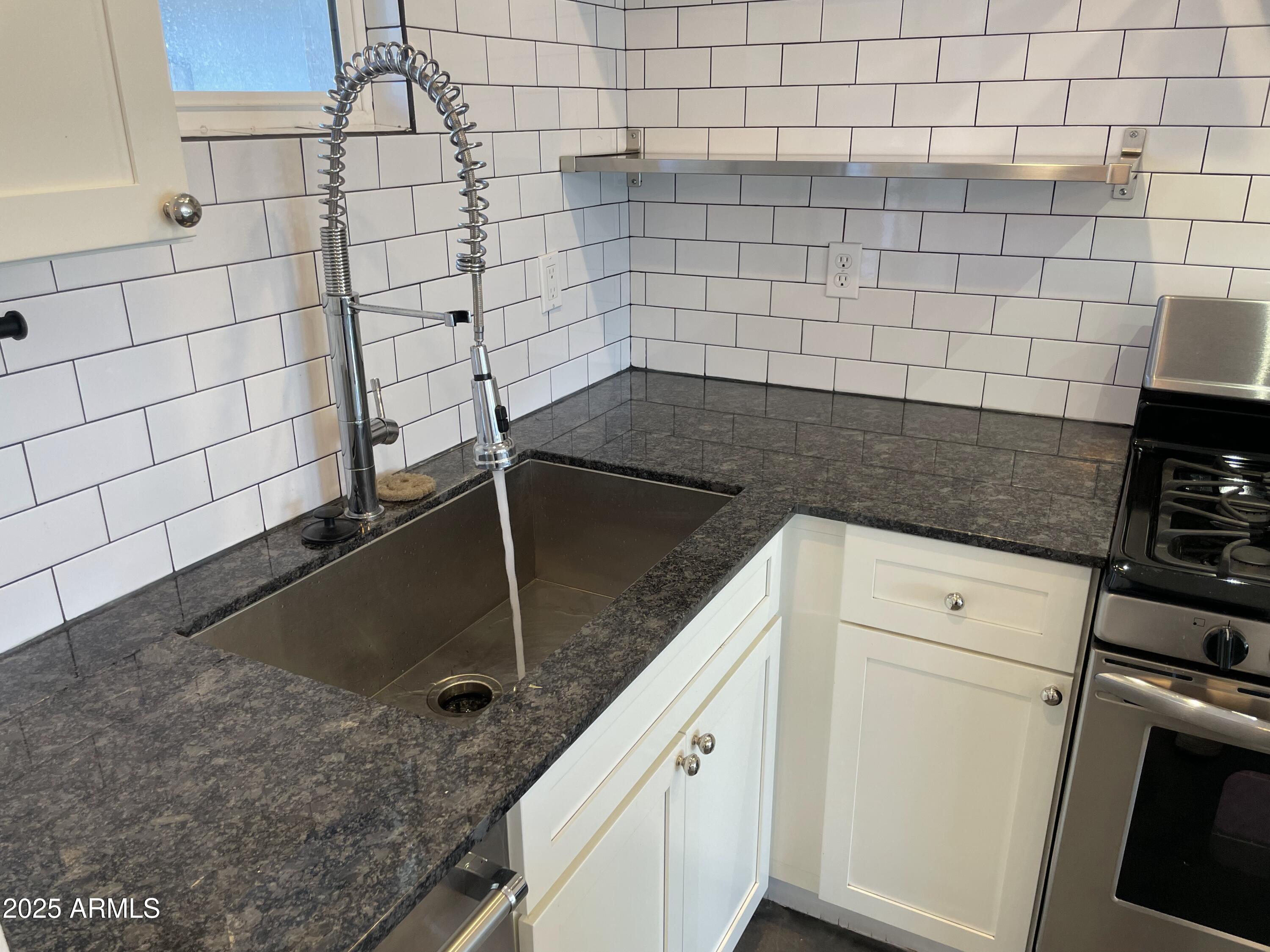 3416 N 37TH Street, 8