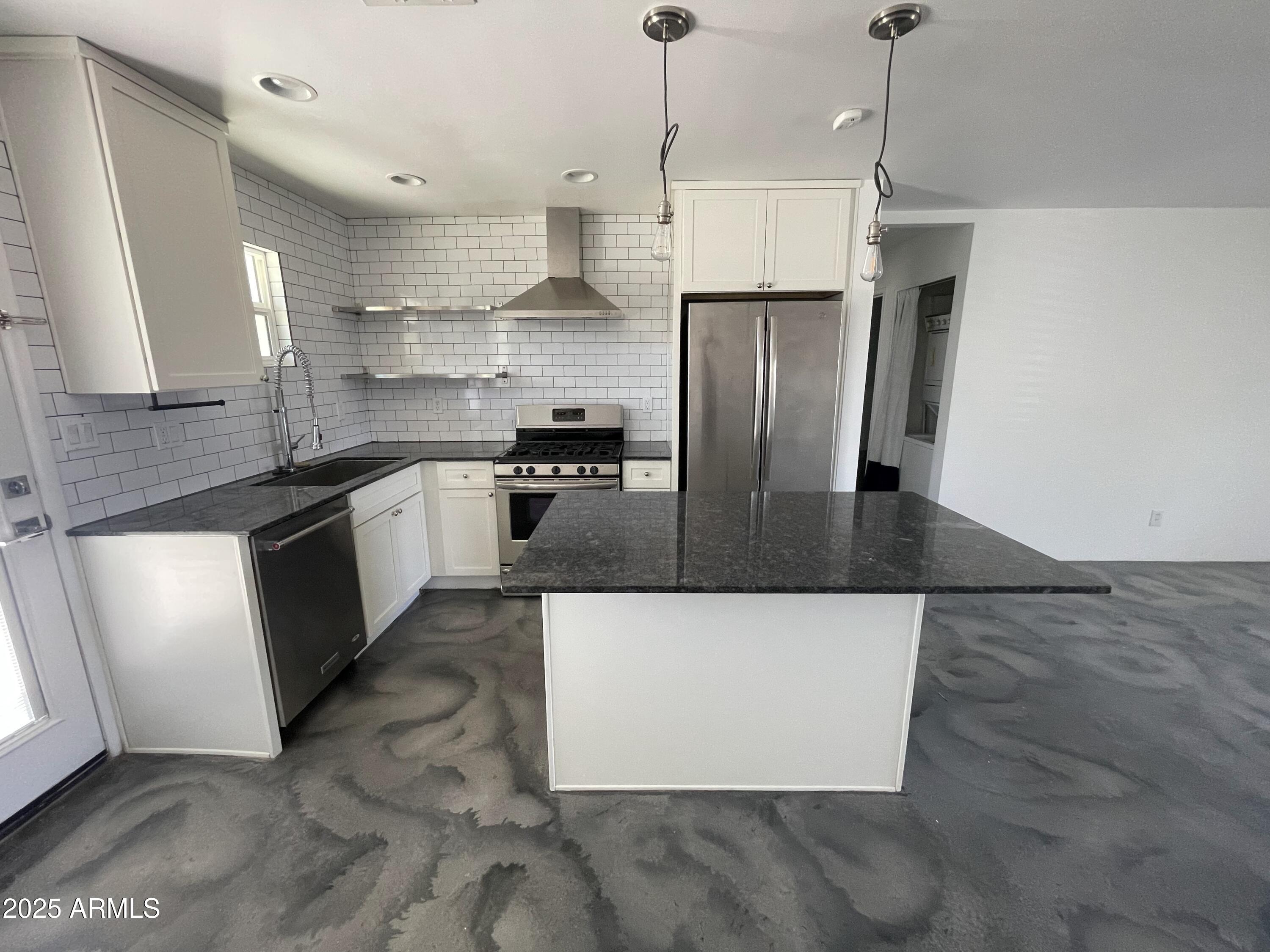 3416 N 37TH Street, 8