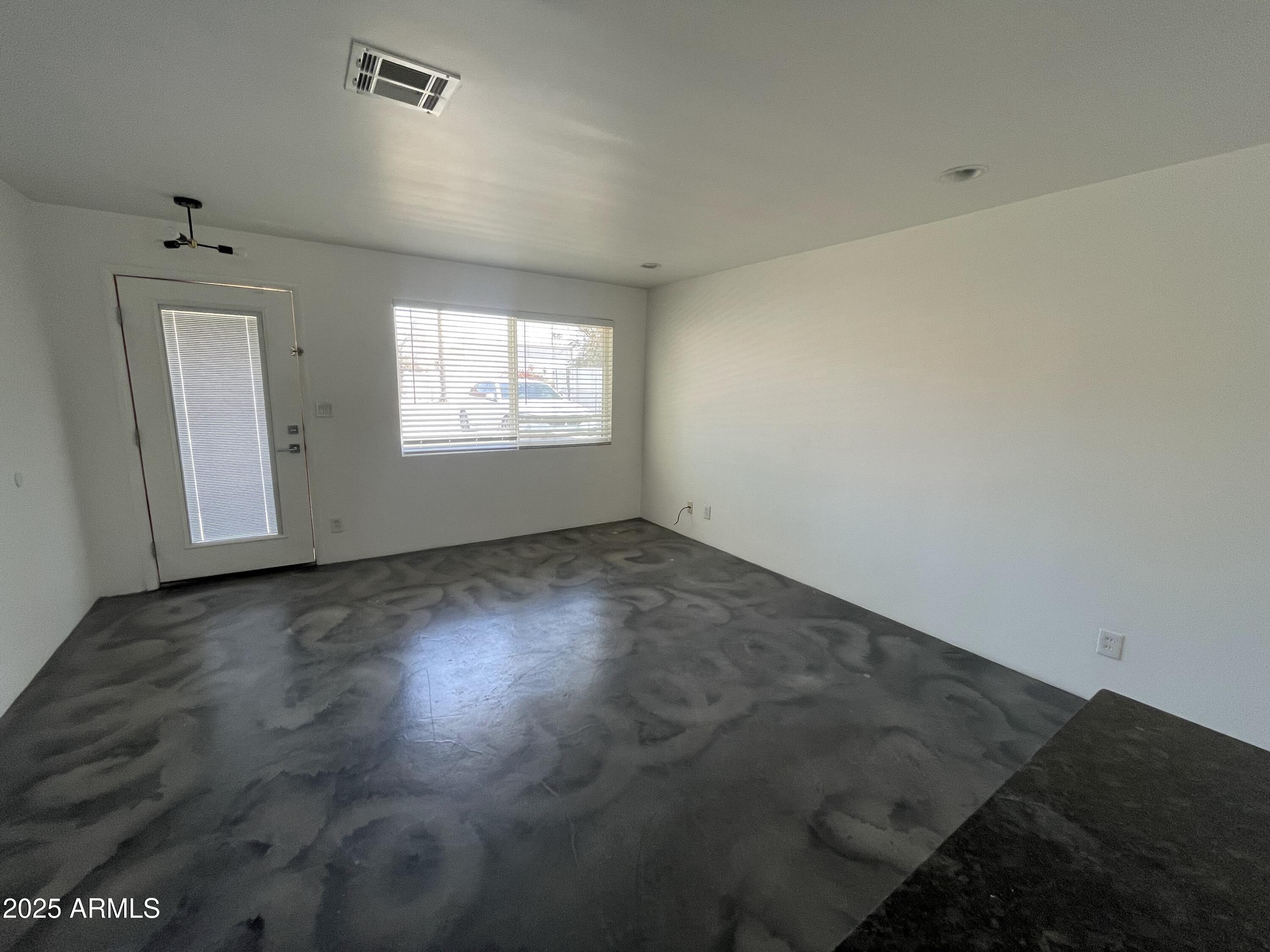 3416 N 37TH Street, 8