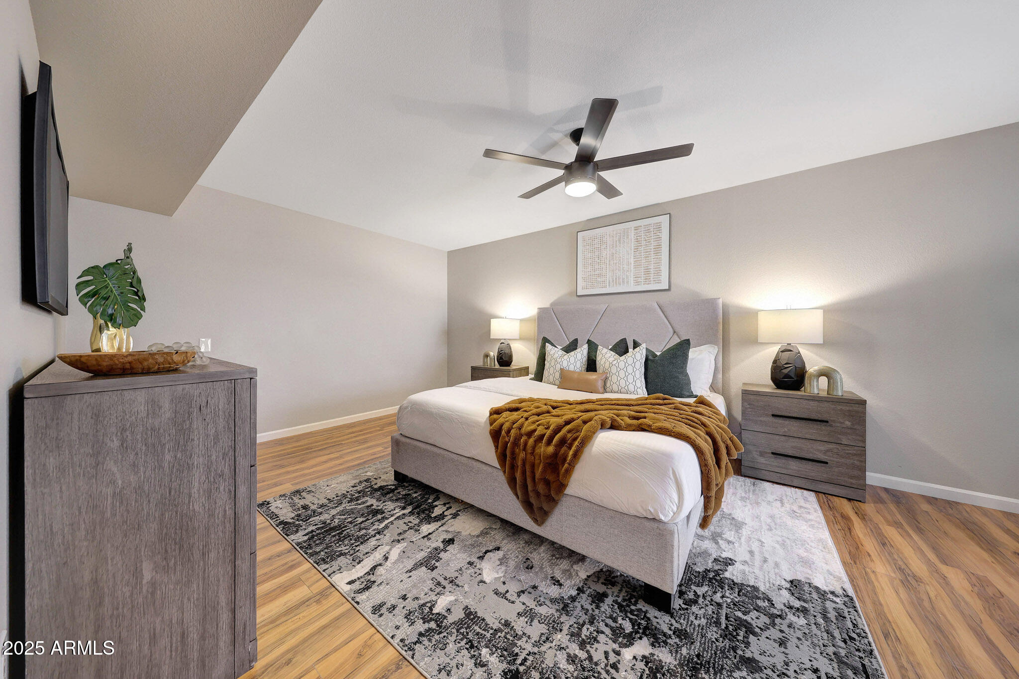 10713 W SANTA FE Drive