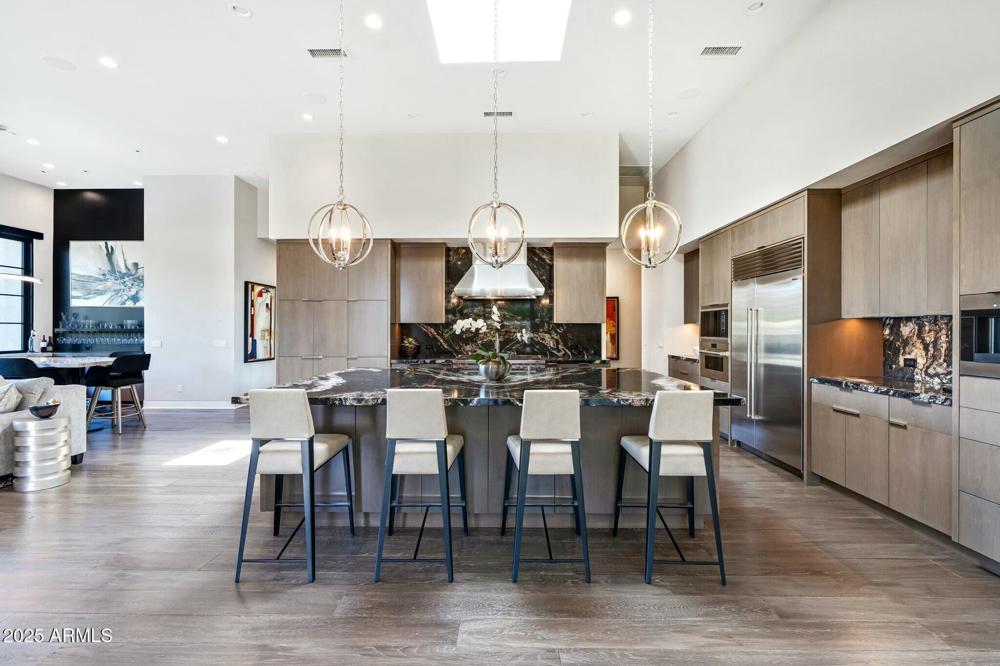 5728 E VILLAGE Drive