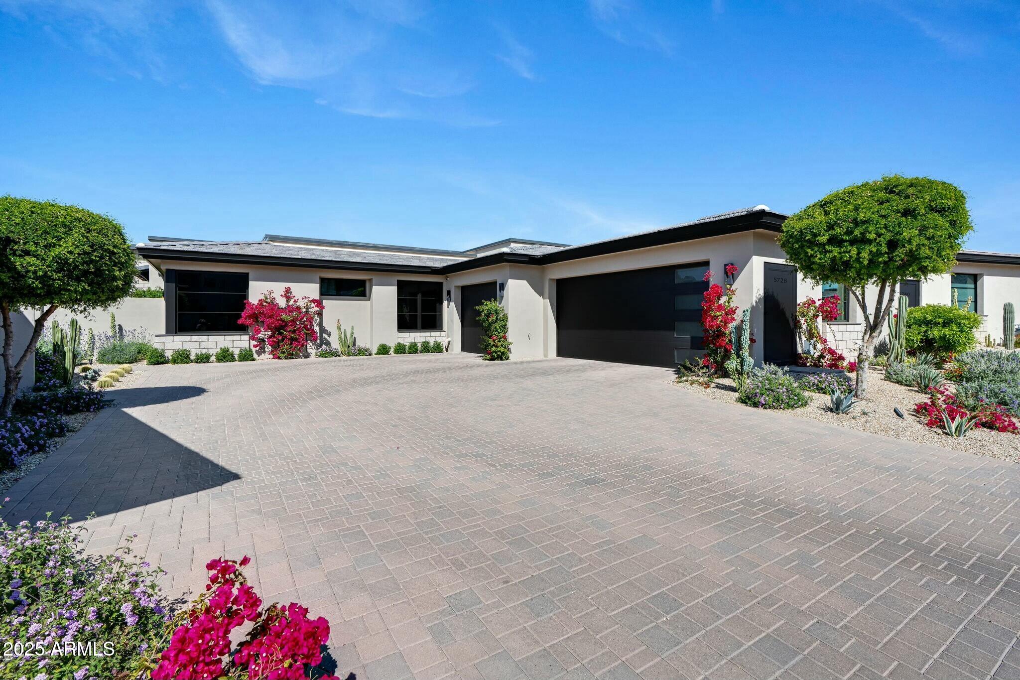 5728 E VILLAGE Drive