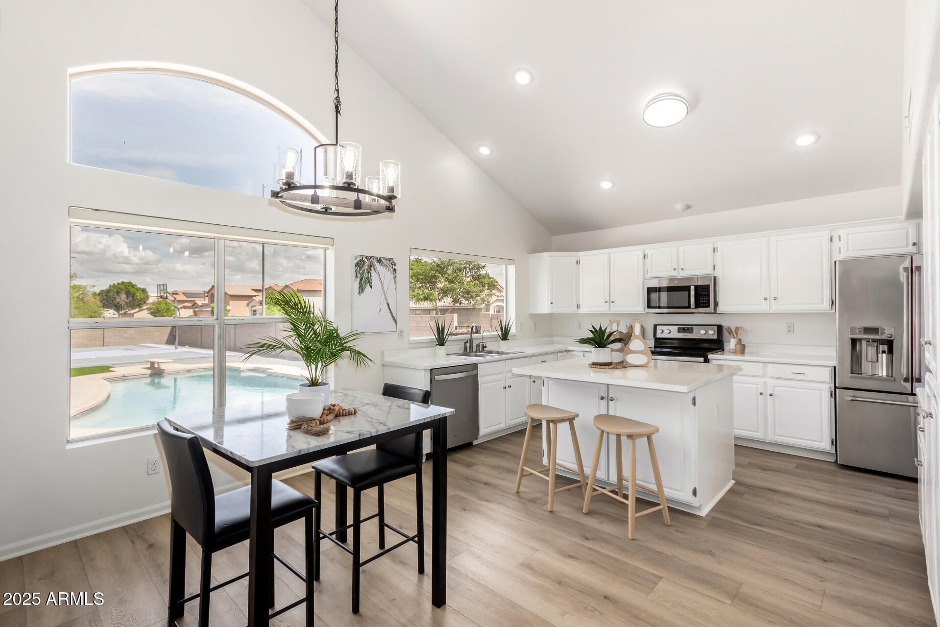 706 W NIDO Circle