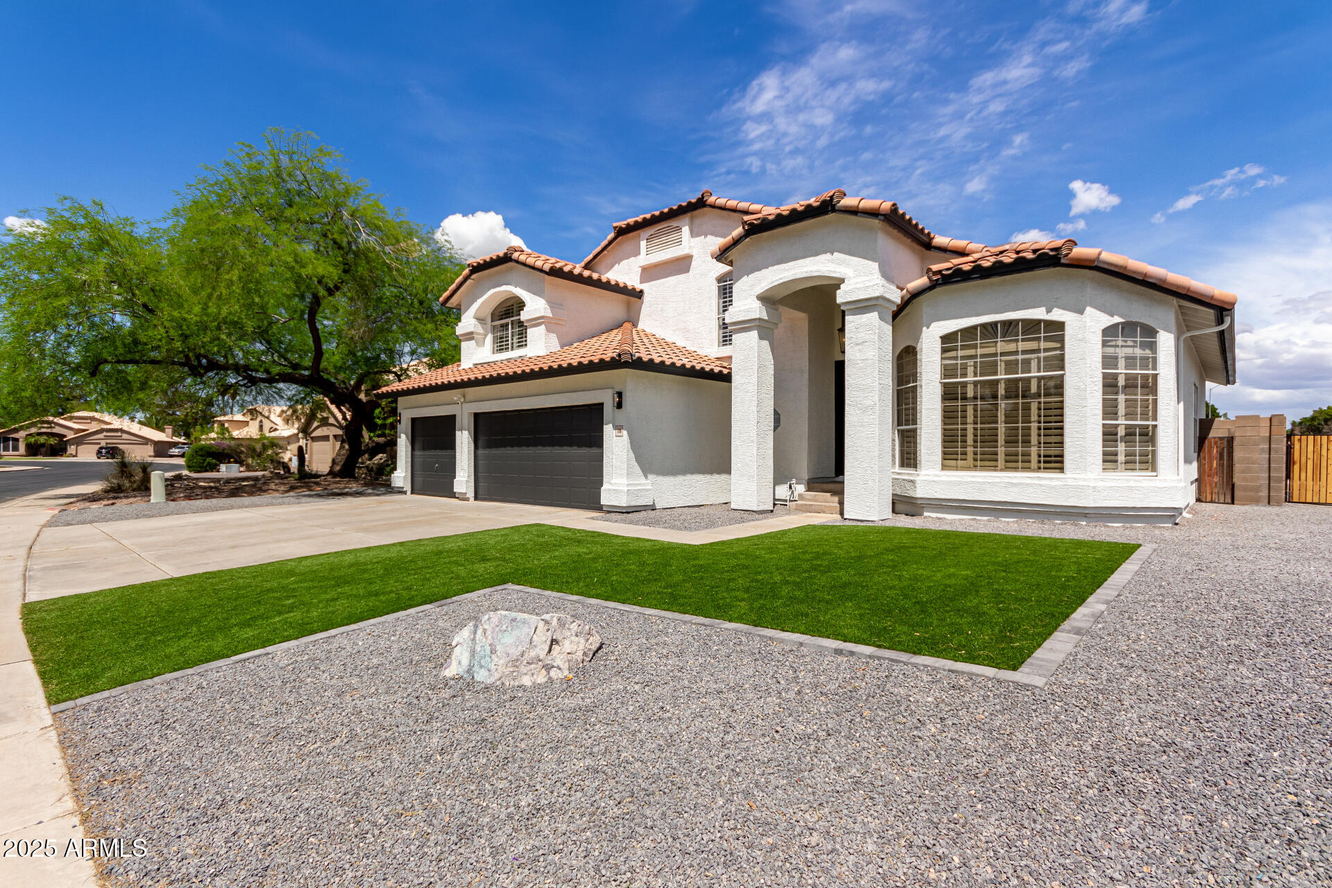 706 W NIDO Circle