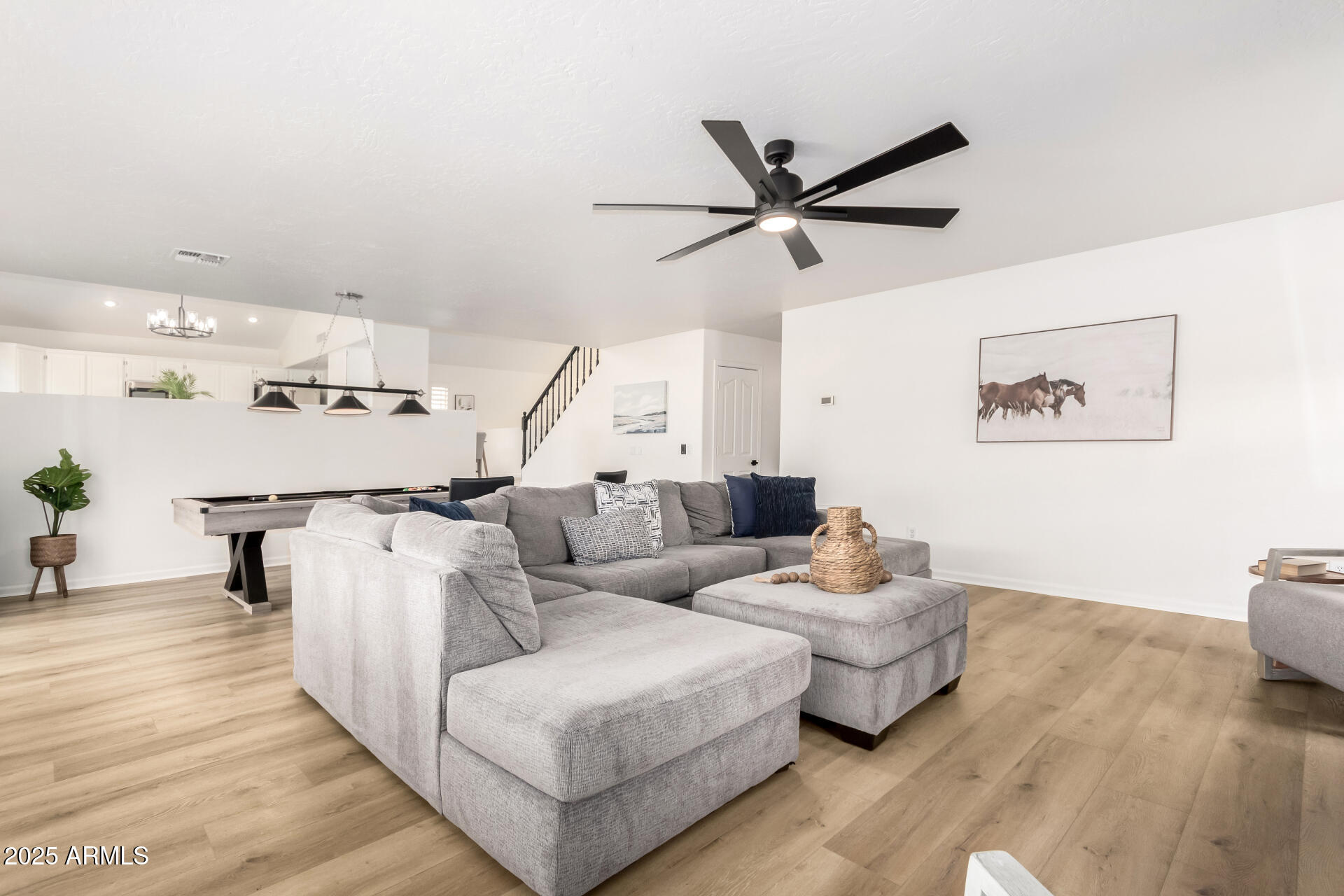 706 W NIDO Circle