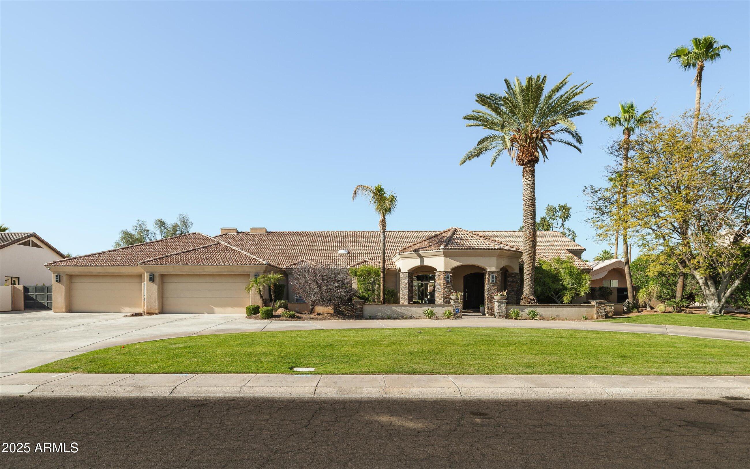7424 E DESERT COVE Avenue